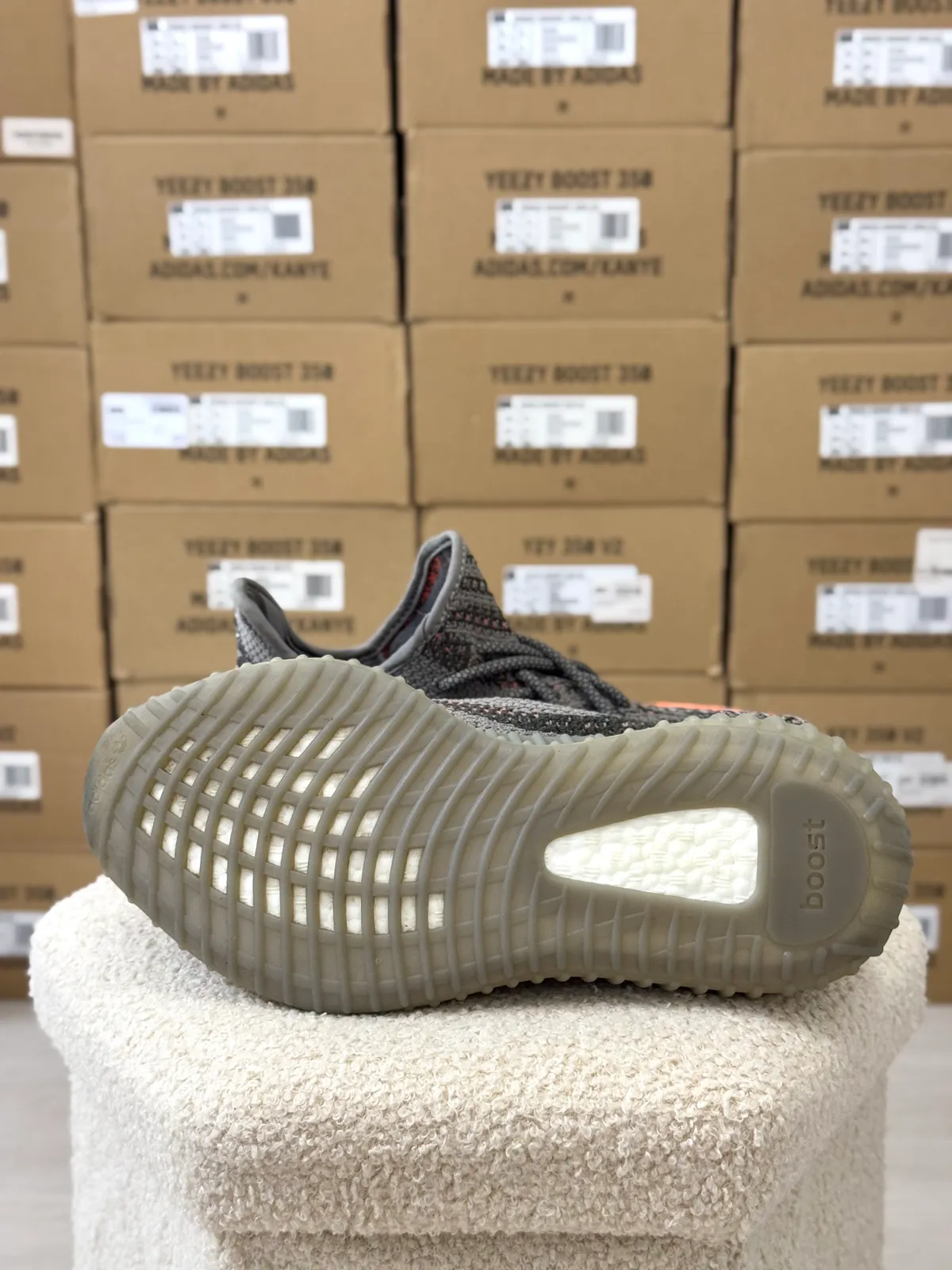 Yeezy Boost 350 V2 Beluga Reflective — mărimea 44 — foto 7