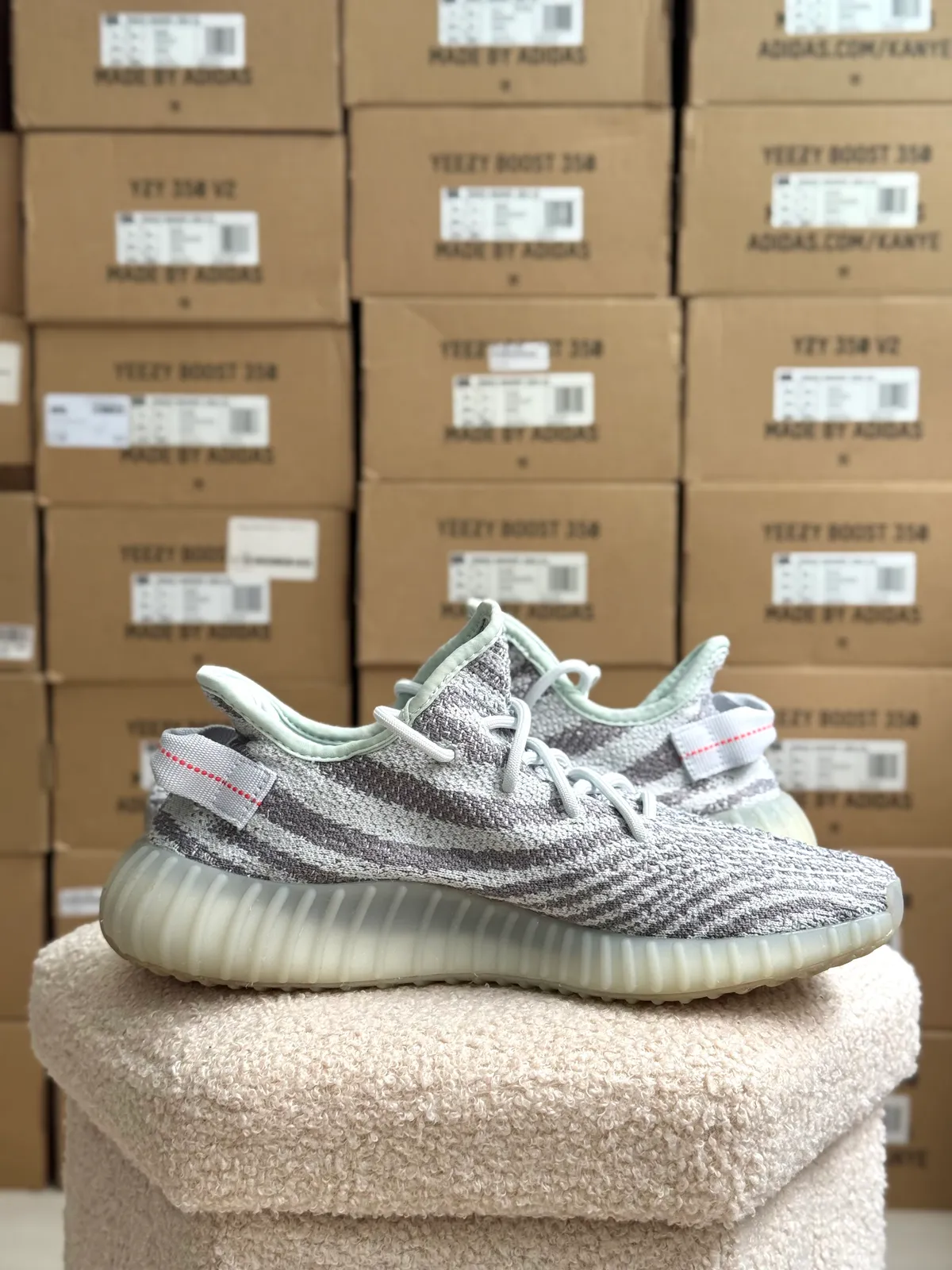Yeezy Boost 350 V2 Blue Tint — mărimea 42 2/3 — foto 2