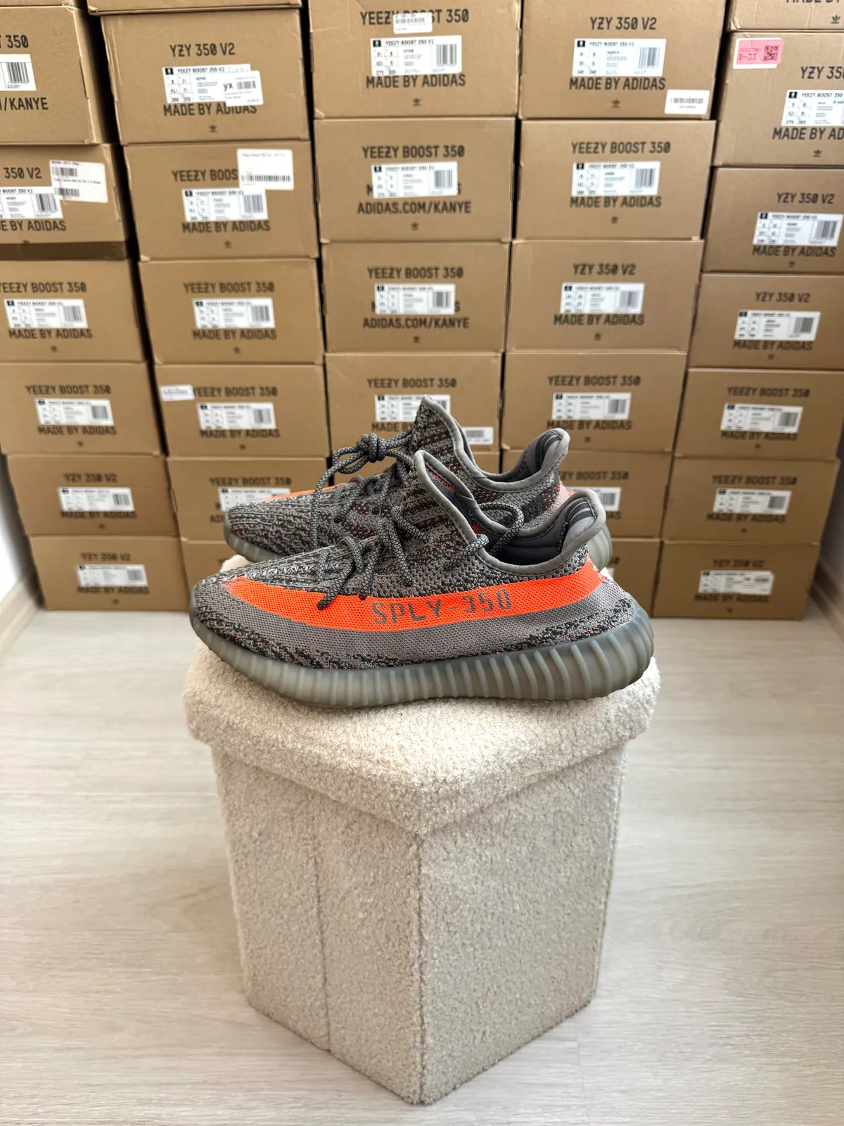 Yeezy Boost 350 V2 Beluga Reflective — mărimea 44 — foto 1