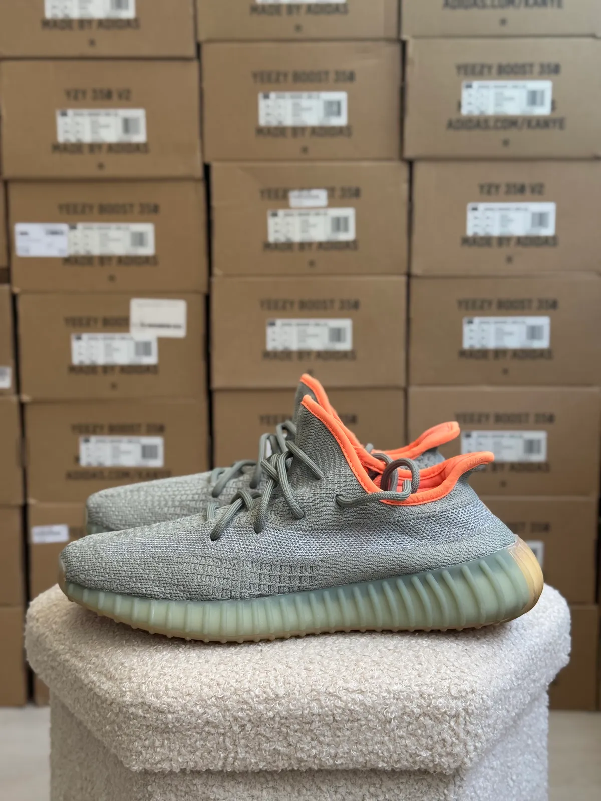 Yeezy Boost 350 V2 Dessert Sage — mărimea 42 2/3 — foto 1