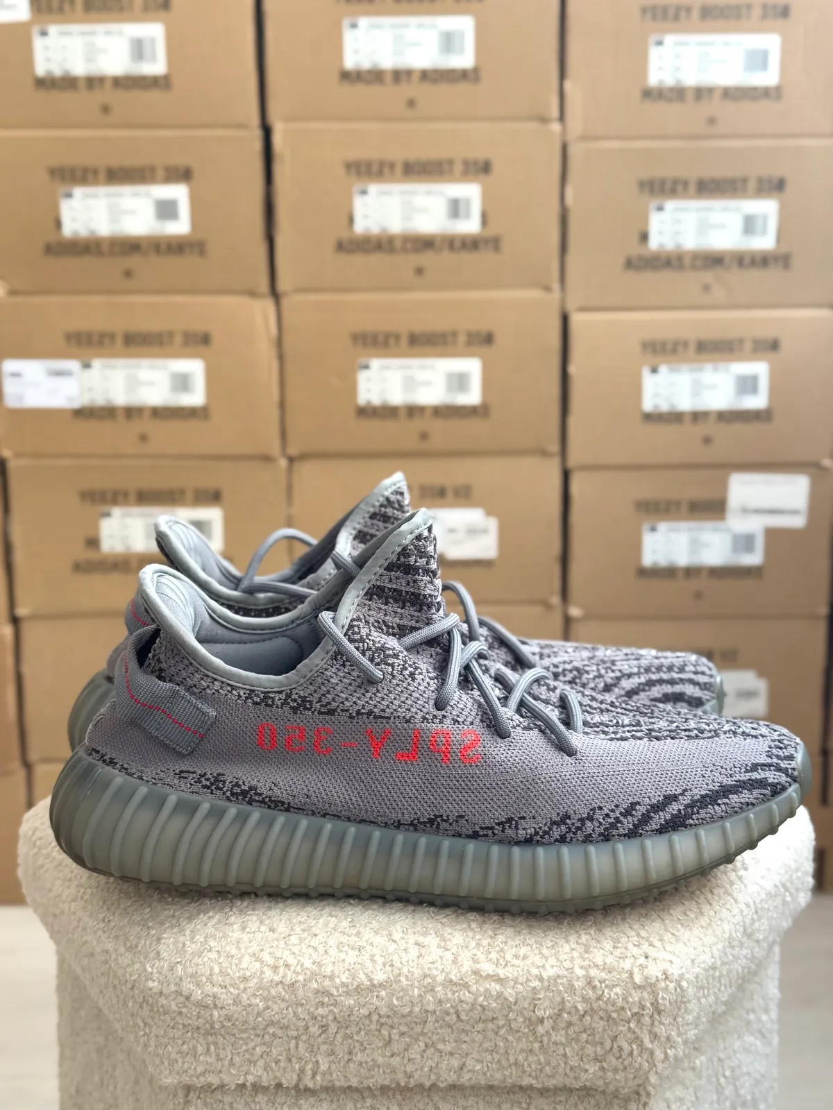 Yeezy Boost 350 V2 Grey Beluga — mărimea 45 1/3 — foto 4