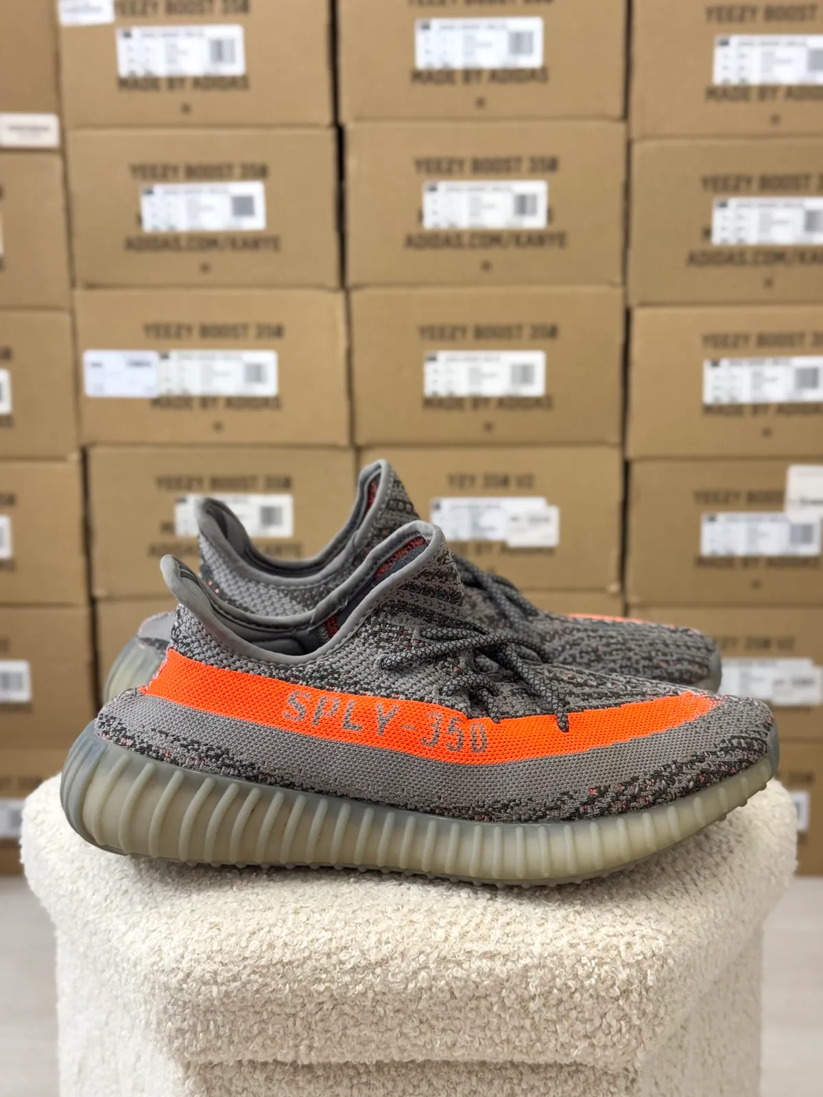 Yeezy Boost 350 V2 Beluga Reflective — mărimea 44 — foto 4
