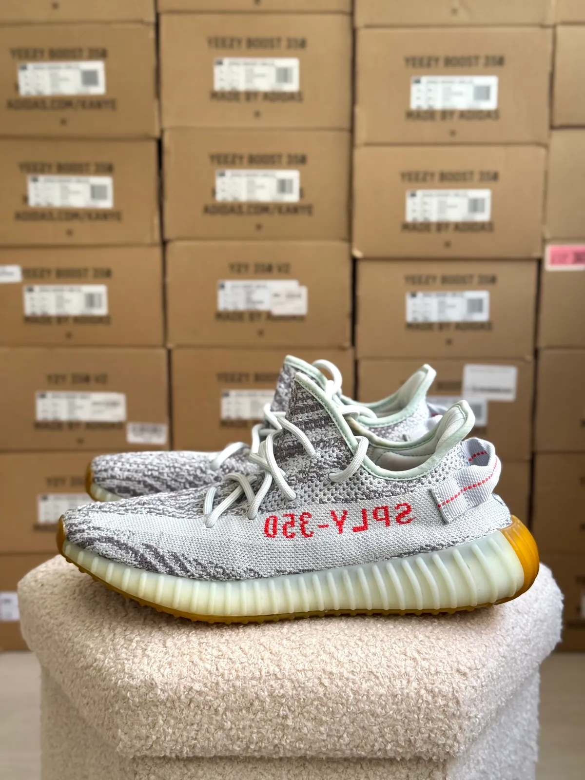 Yeezy Boost 350 V2 Blue Tint — mărimea 42 2/3 — foto 1