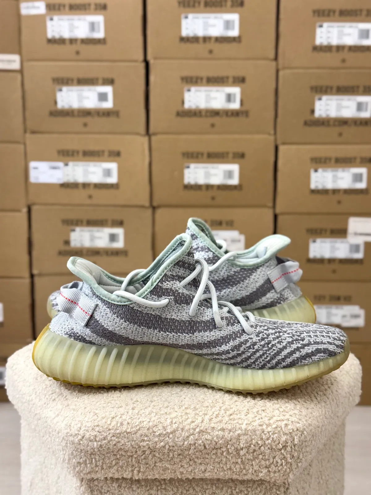 Yeezy Boost 350 V2 Blue Tint — mărimea 41 1/3 — foto 2