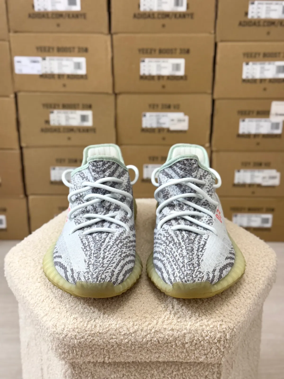 Yeezy Boost 350 V2 Blue Tint — mărimea 41 1/3 — foto 3