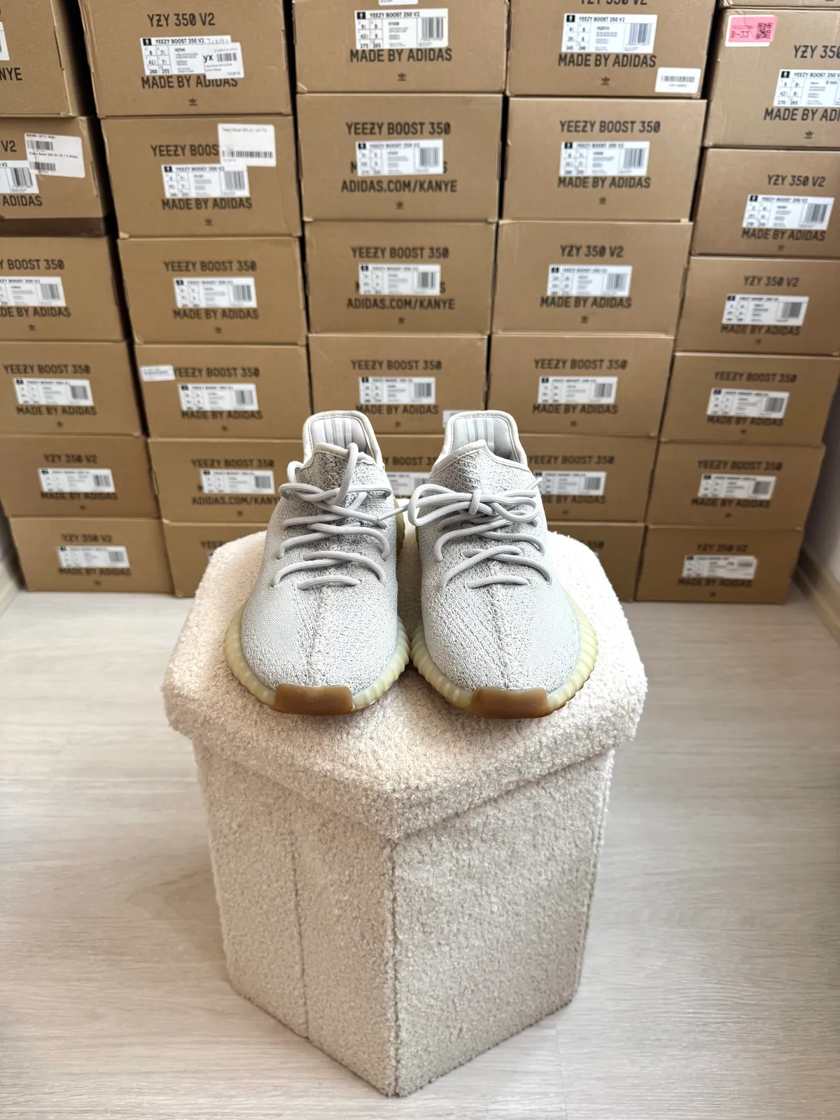 Yeezy Boost 350 V2 Sesame — mărimea 42 — foto 2