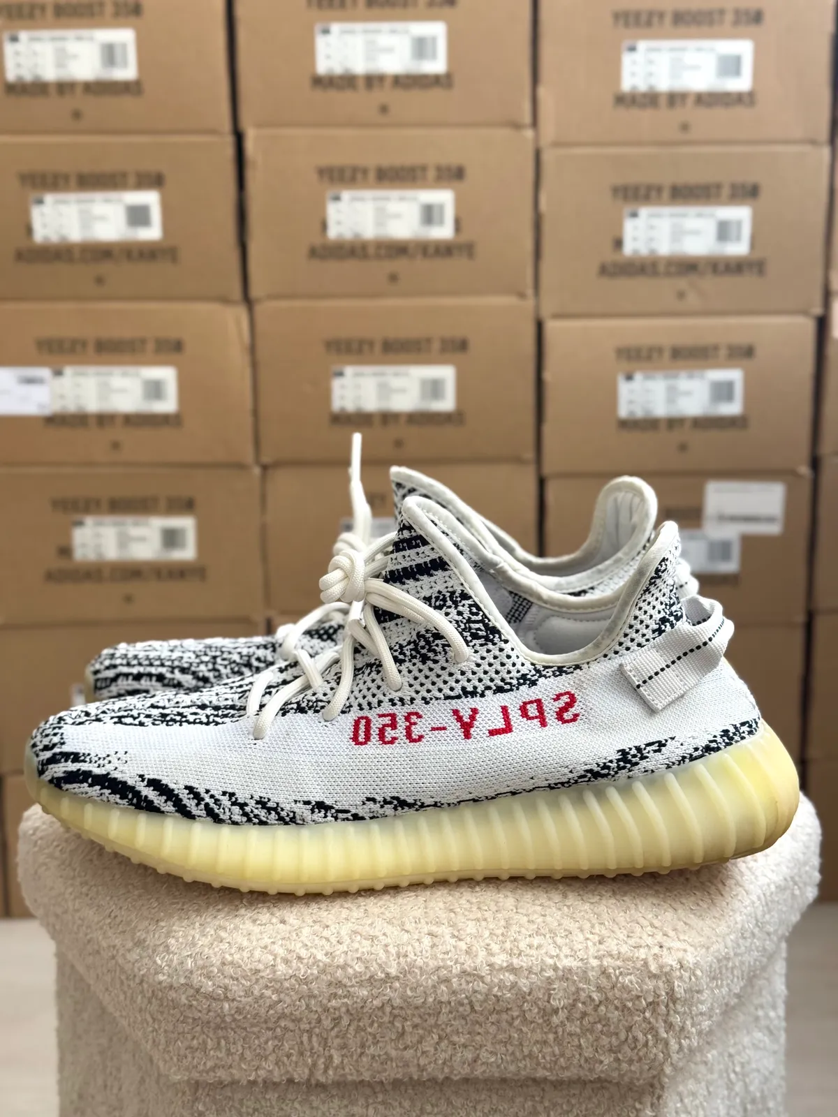Yeezy Boost 350 V2 Zebra — mărimea 46 — foto 1