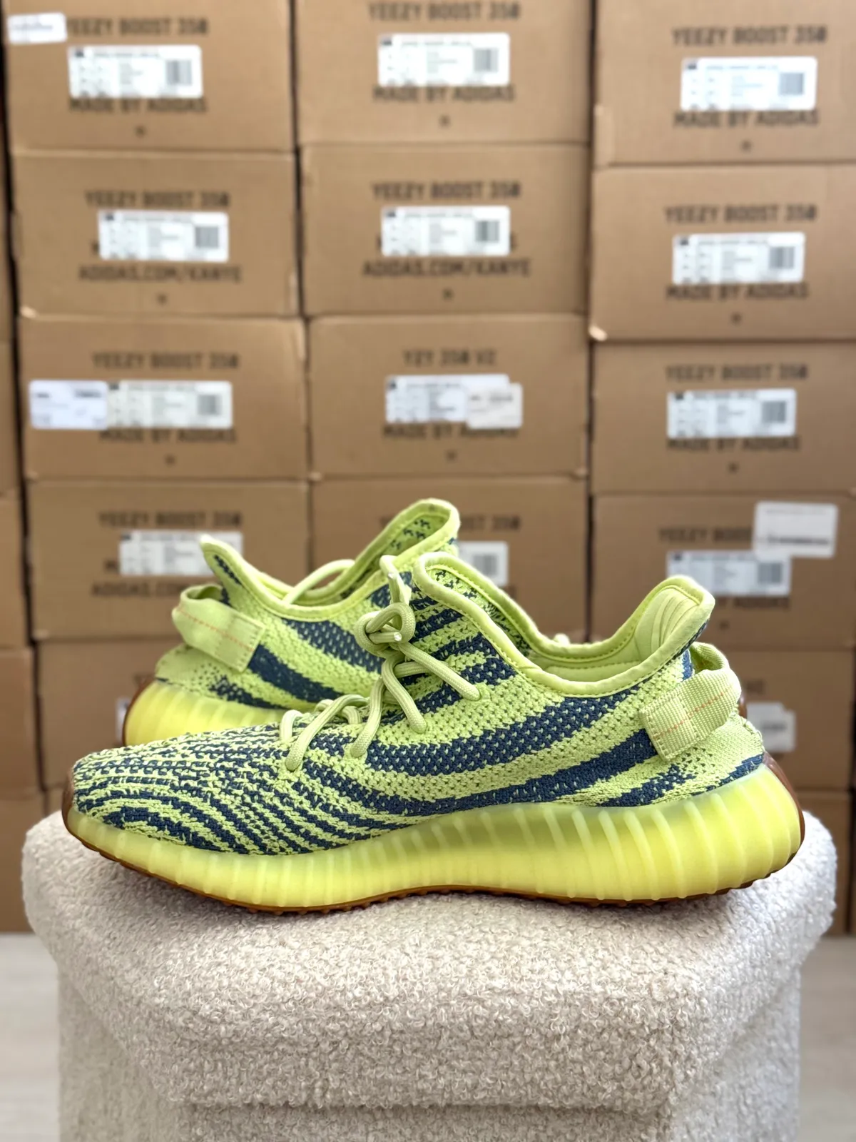 Yeezy Boost 350 V2 Frozen Yellow — mărimea 42 — foto 5