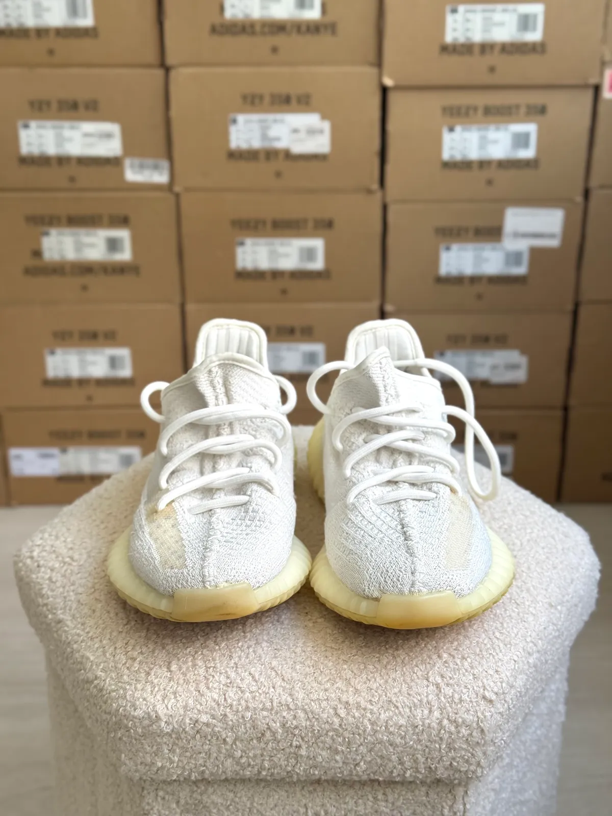 Yeezy Boost 350 V2 Bone — mărimea 37 1/3 — foto 3