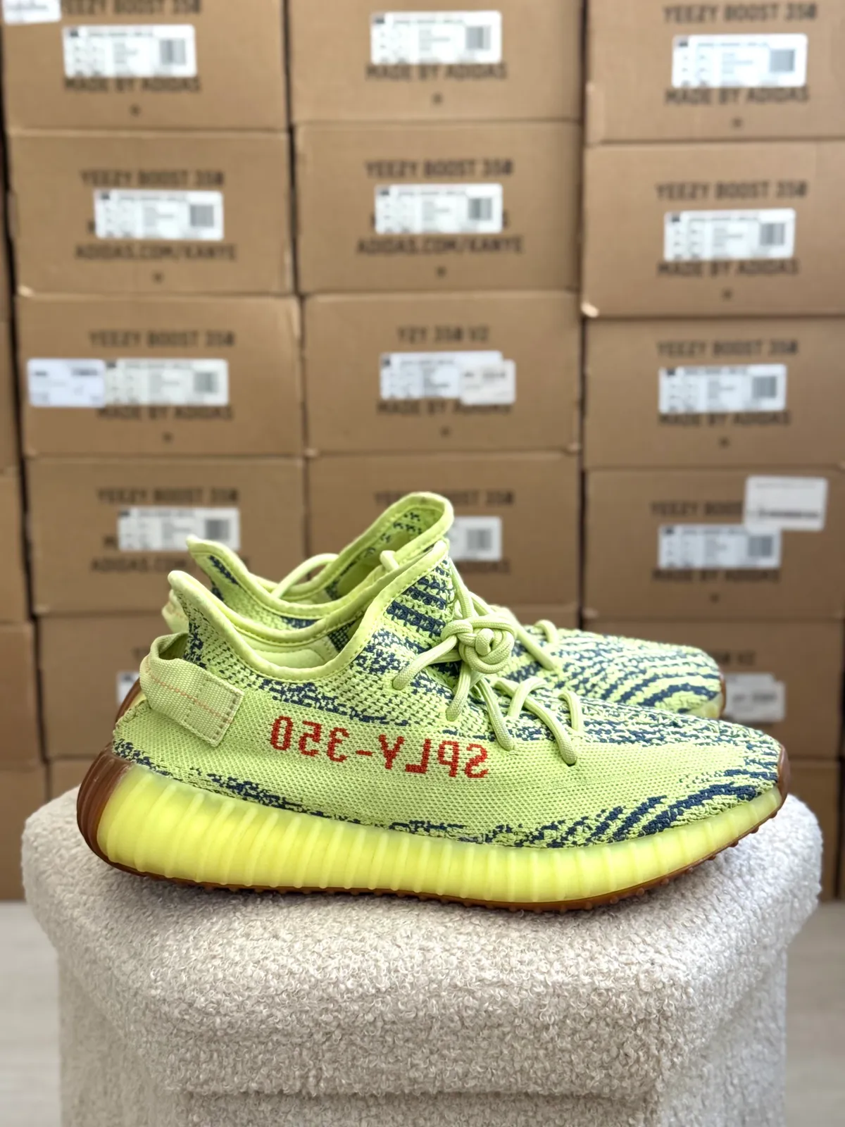 Yeezy Boost 350 V2 Frozen Yellow — mărimea 42 — foto 4