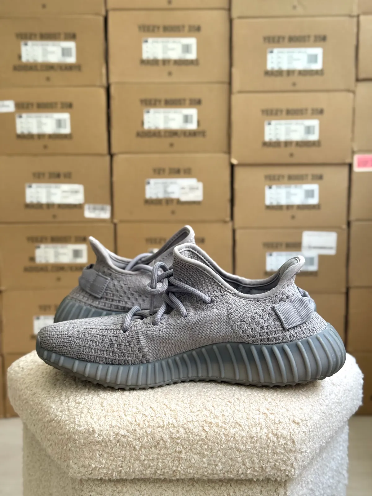 Yeezy Boost 350 V2 Steel Grey — mărimea 41 1/3 — foto 5