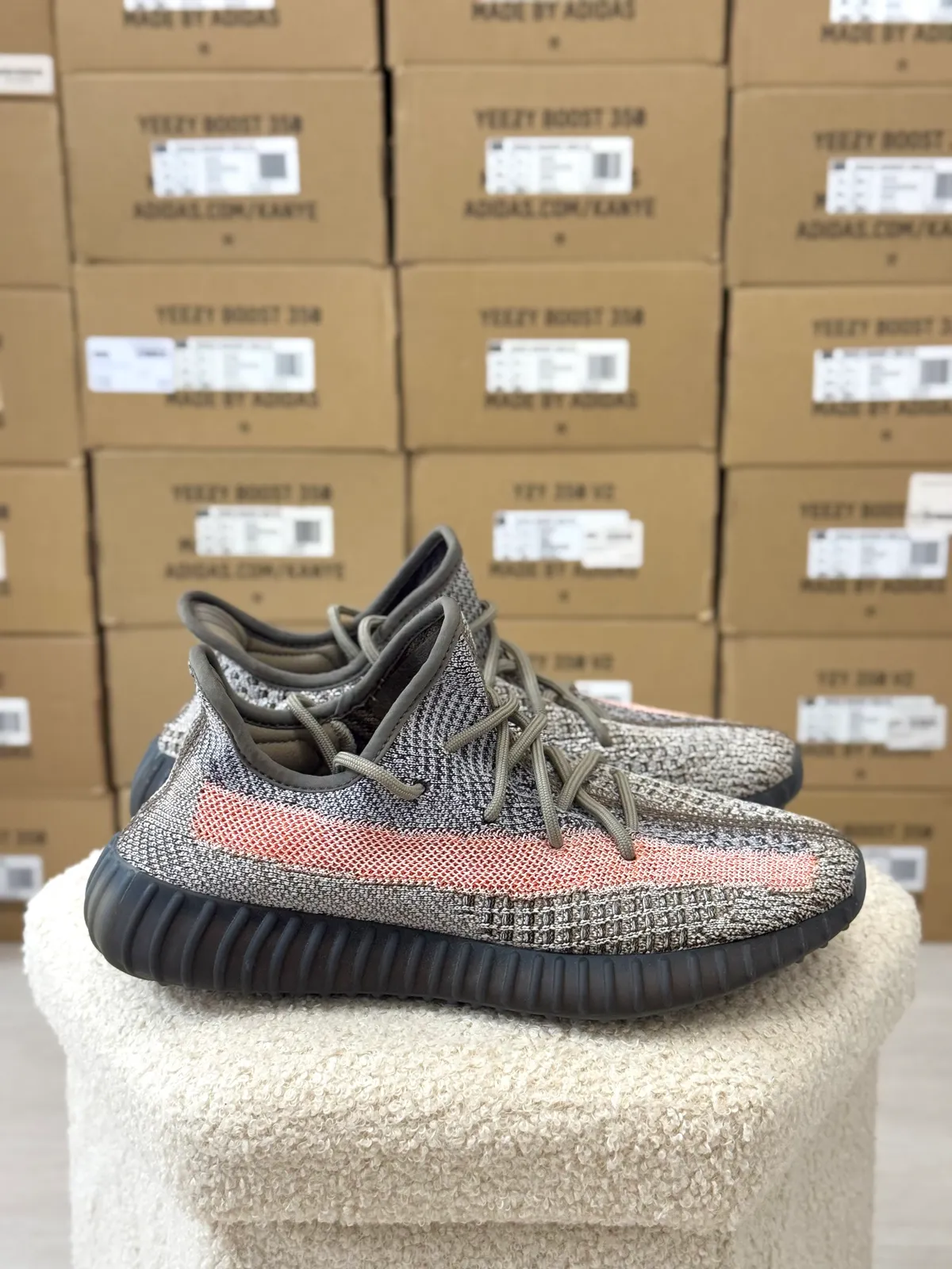 Yeezy Boost 350 V2 Ash Stone — mărimea 41 1/3 — foto 4