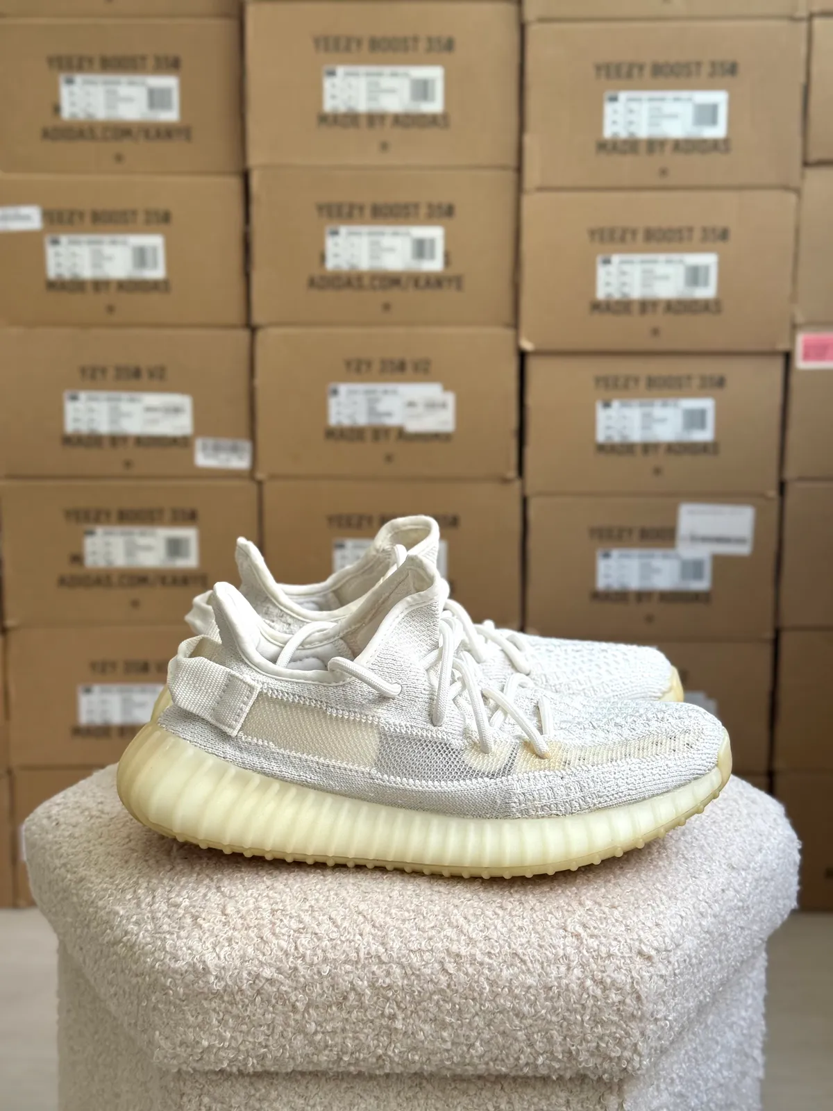 Yeezy Boost 350 V2 Bone — mărimea 37 1/3 — foto 4