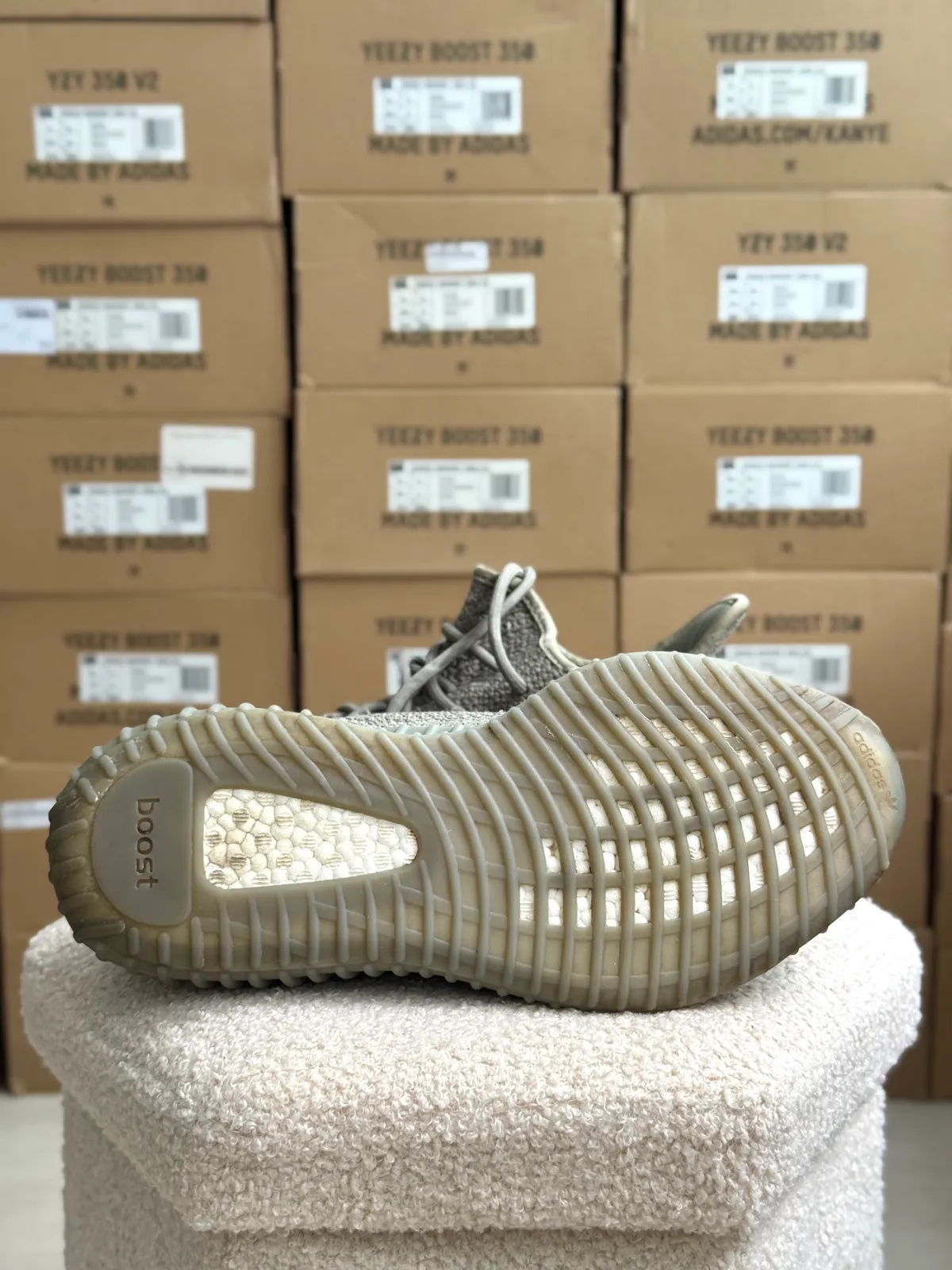 Yeezy Boost 350 V2 Granite — mărimea 45 1/3 — foto 6