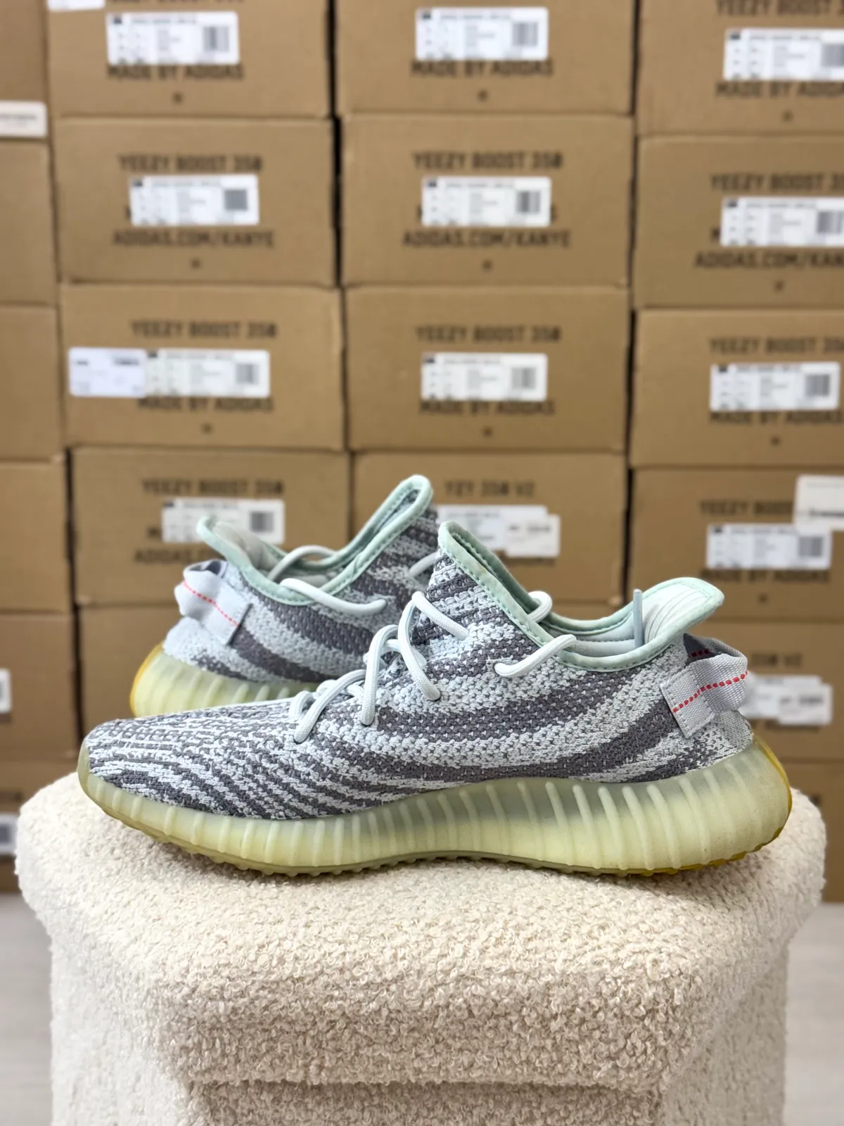 Yeezy Boost 350 V2 Blue Tint — mărimea 41 1/3 — foto 5