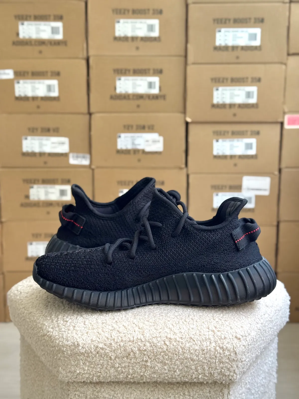 Yeezy Boost 350 V2 Bred — mărimea 41 1/3 — foto 5