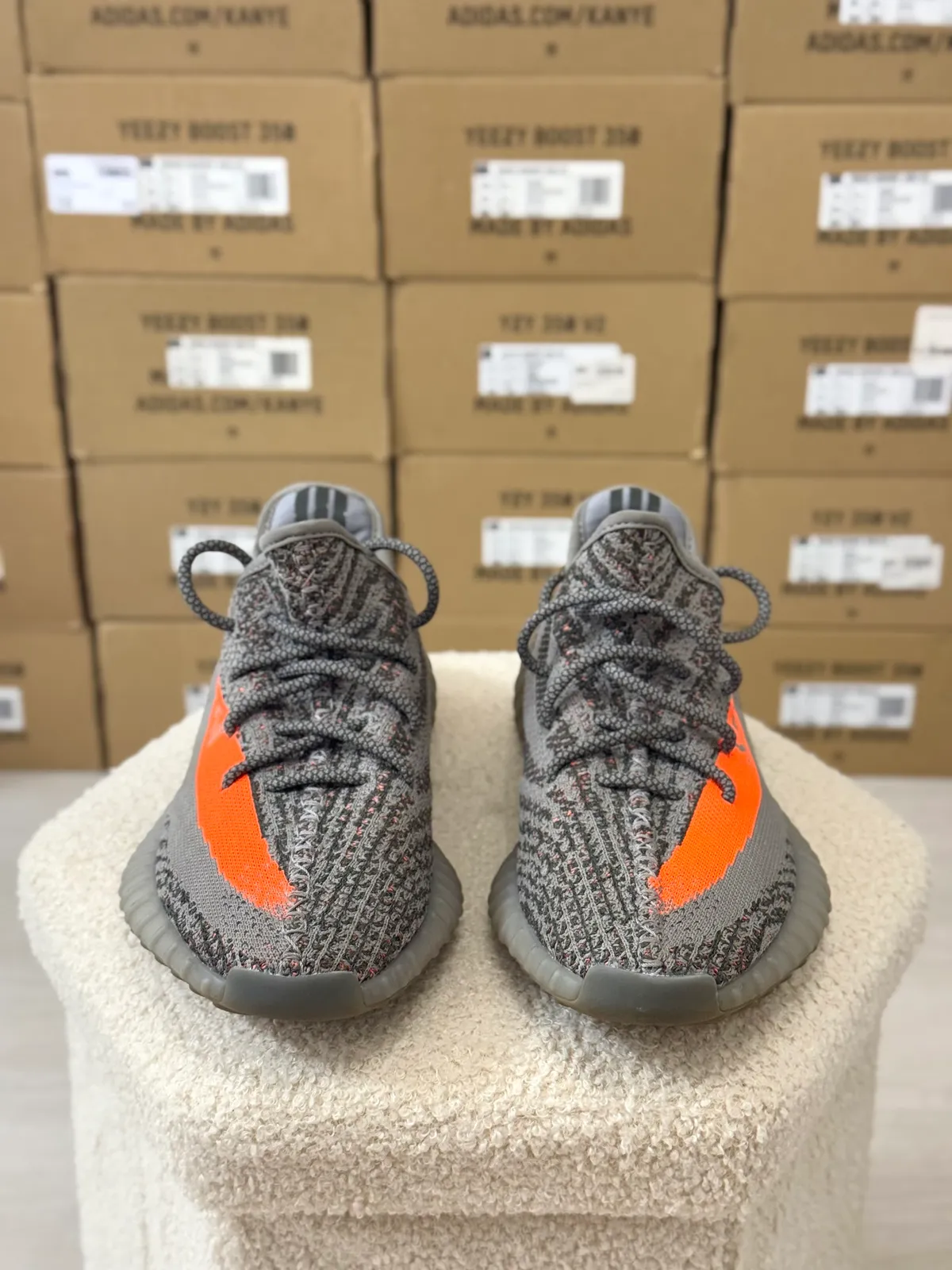 Yeezy Boost 350 V2 Beluga Reflective — mărimea 41 1/3 — foto 3