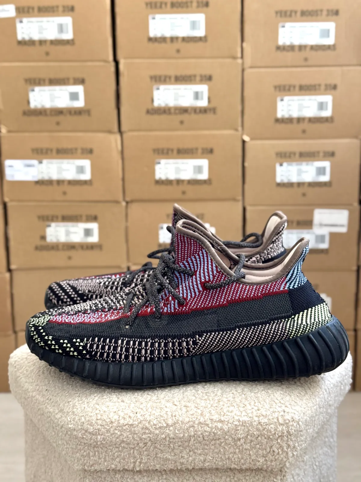 Yeezy Boost 350 V2 Yecheil — mărimea 45 1/3 — foto 1