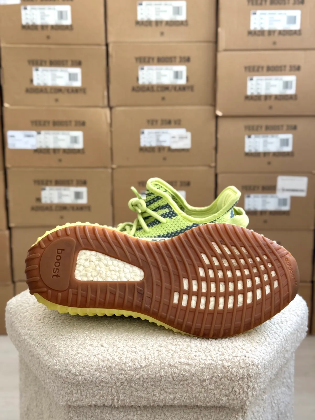Yeezy Boost 350 V2 Frozen Yellow — mărimea 42 — foto 6