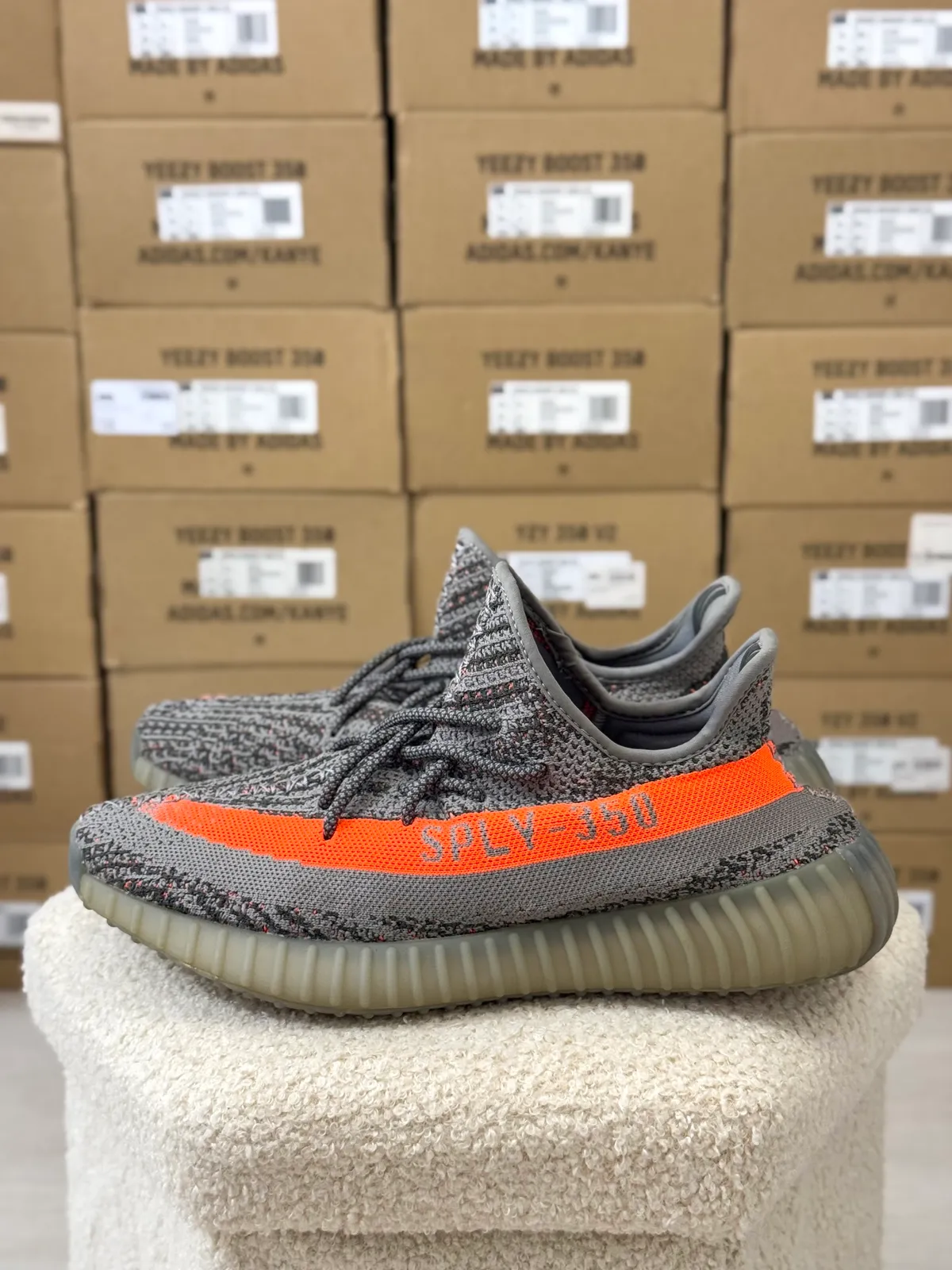Yeezy Boost 350 V2 Beluga Reflective — mărimea 44 — foto 1