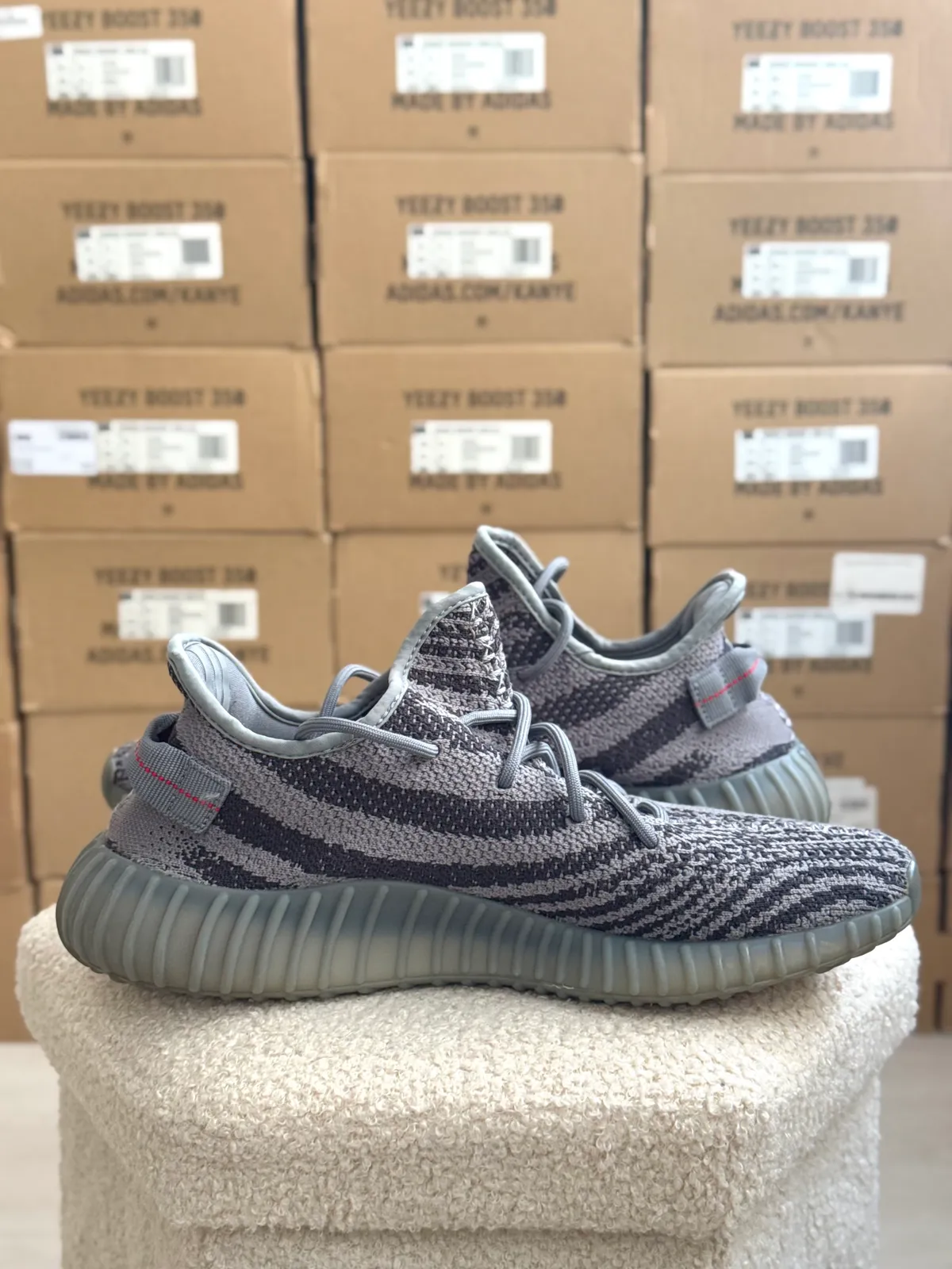 Yeezy Boost 350 V2 Grey Beluga — mărimea 45 1/3 — foto 2