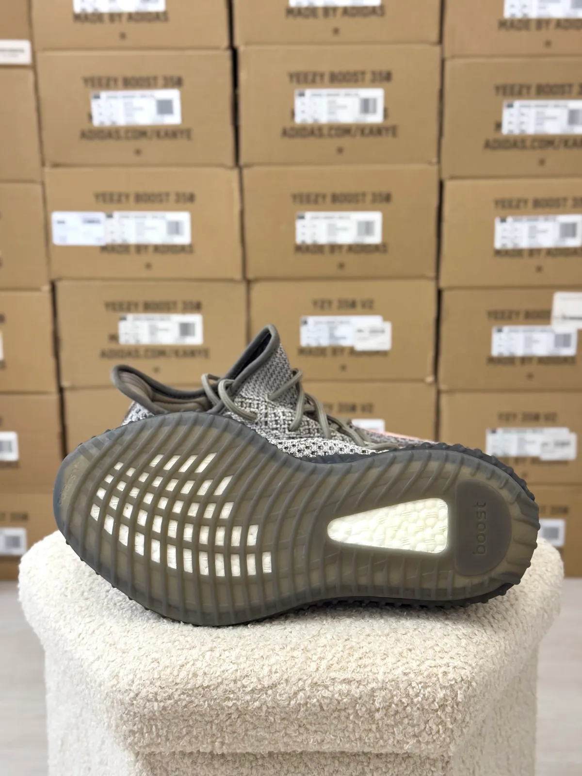 Yeezy Boost 350 V2 Ash Stone — mărimea 41 1/3 — foto 7
