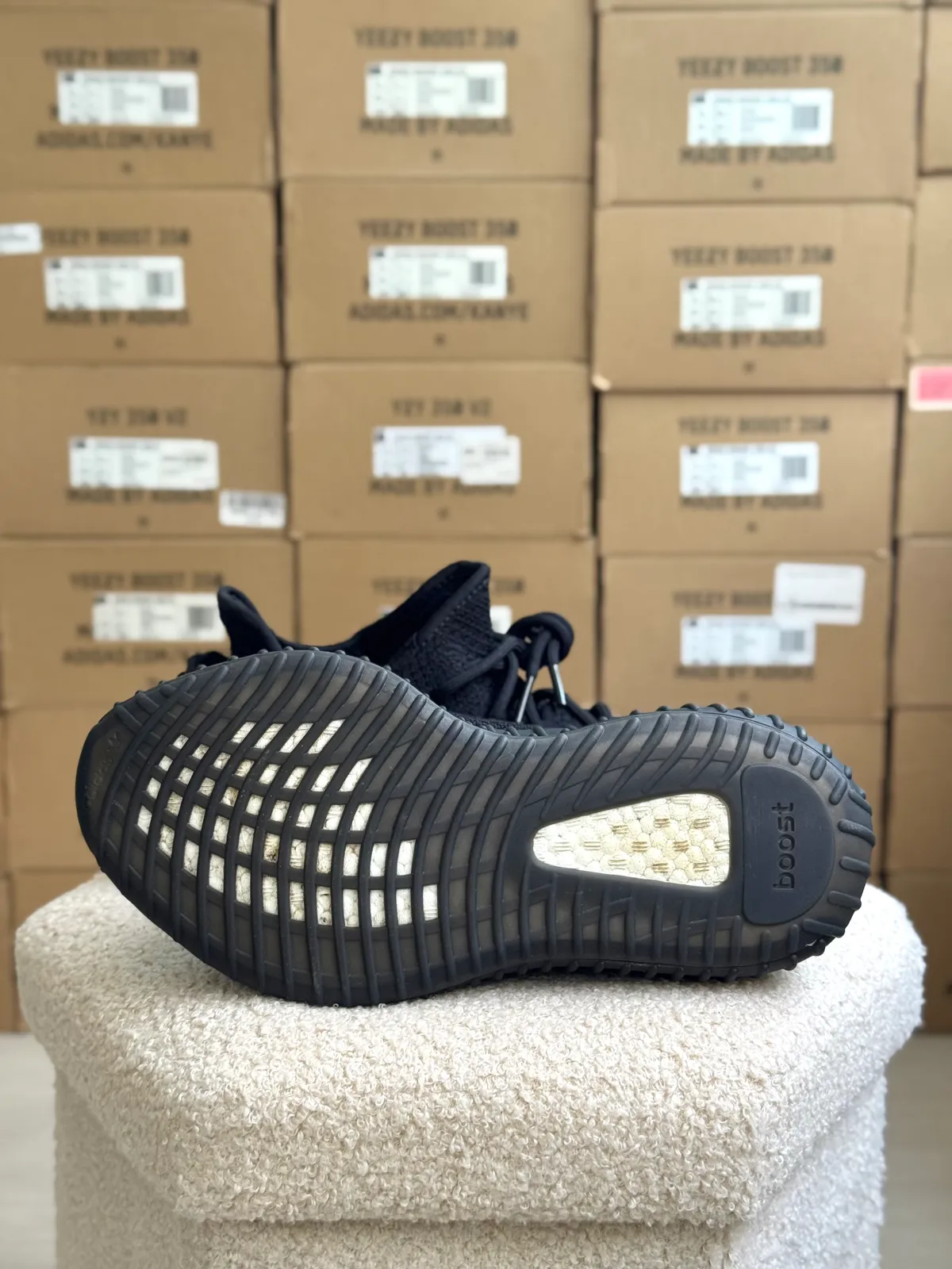 Yeezy Boost 350 V2 Bred — mărimea 41 1/3 — foto 7