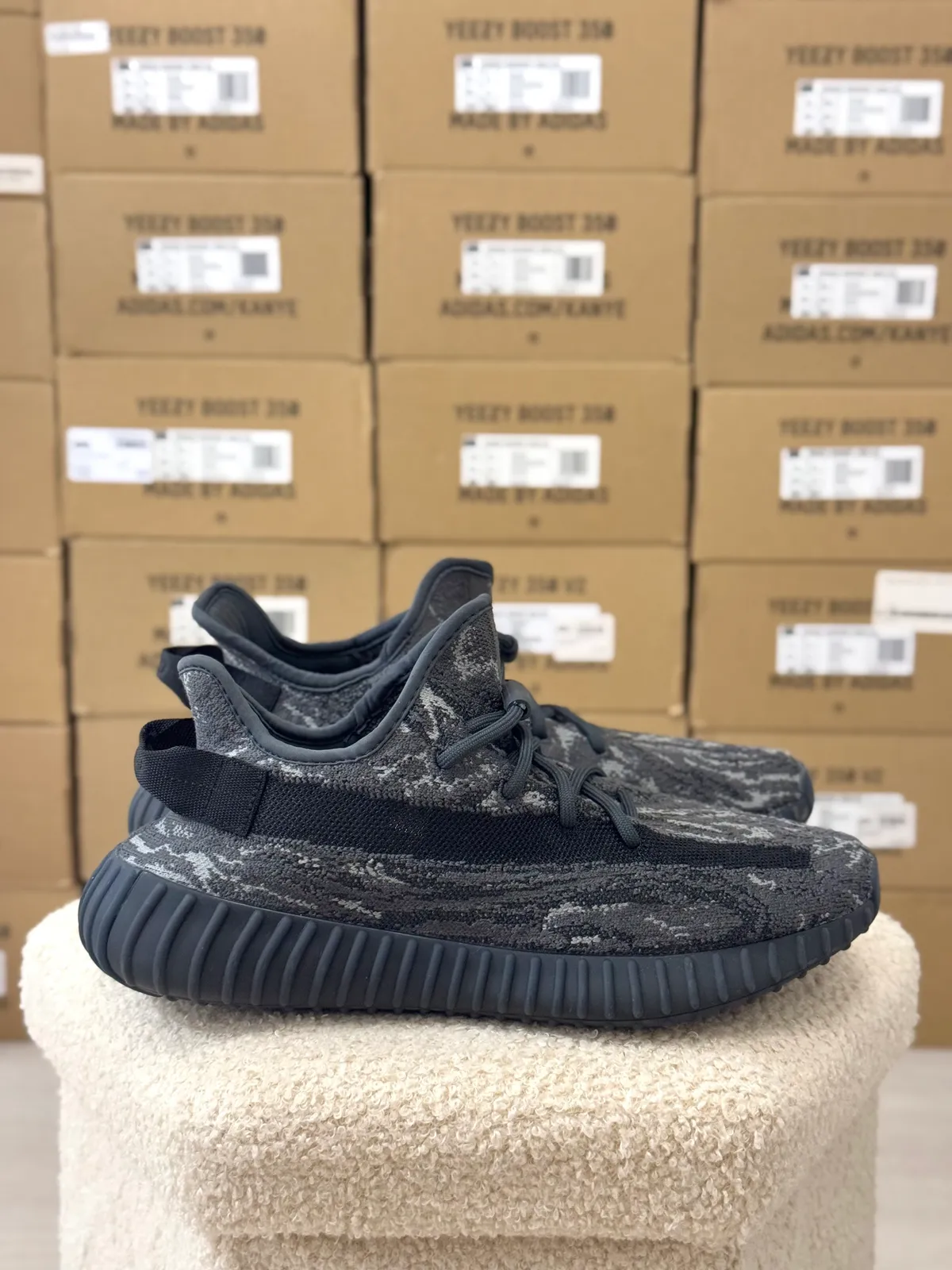 Yeezy Boost 350 V2 Dark Salt — mărimea 42 2/3 — foto 4