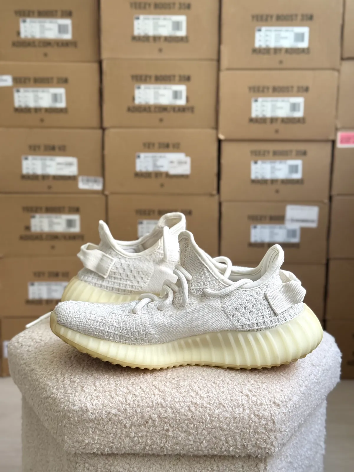 Yeezy Boost 350 V2 Bone — mărimea 37 1/3 — foto 5
