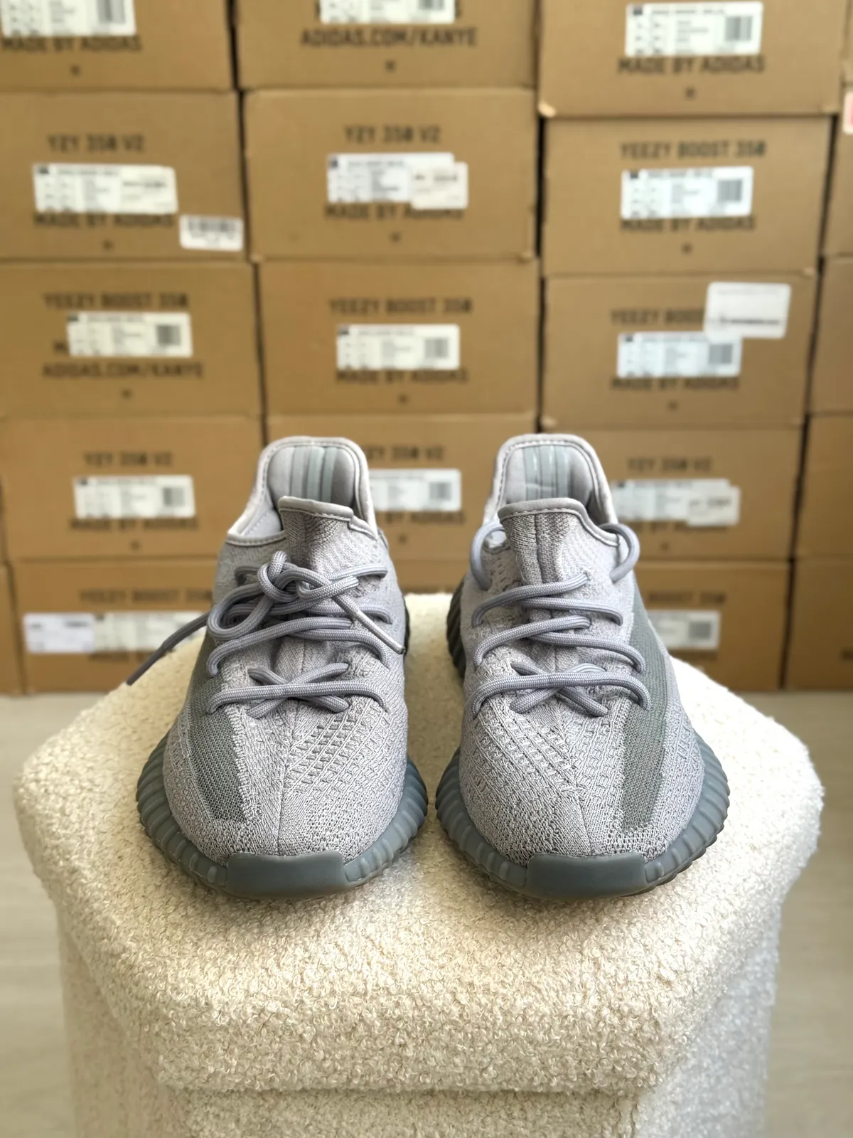 Yeezy Boost 350 V2 Steel Grey — mărimea 41 1/3 — foto 3
