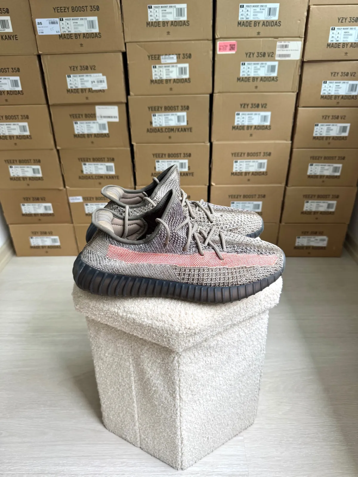 Yeezy Boost 350 V2 Ash Stone — mărimea 44 2/3 — foto 3