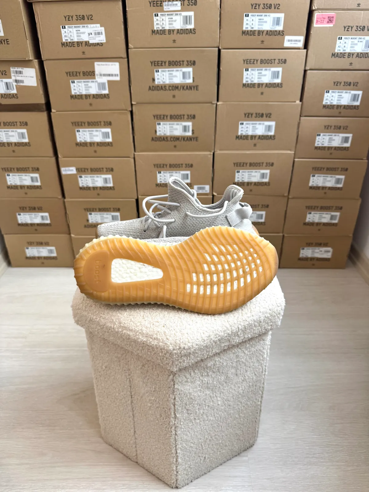 Yeezy Boost 350 V2 Sesame — mărimea 42 — foto 5