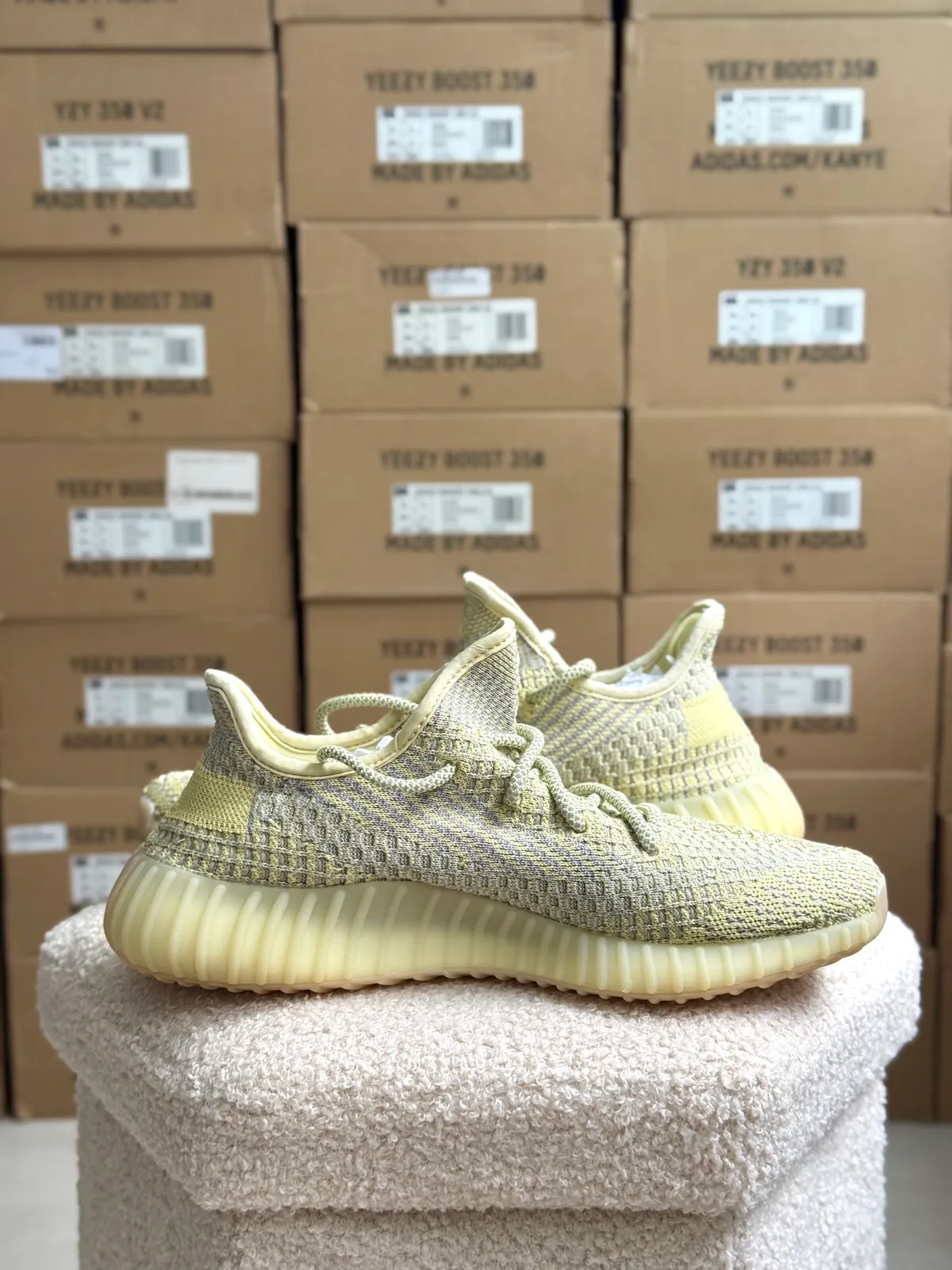 Yeezy Boost 350 V2 Antila — mărimea 41 1/3 — foto 2