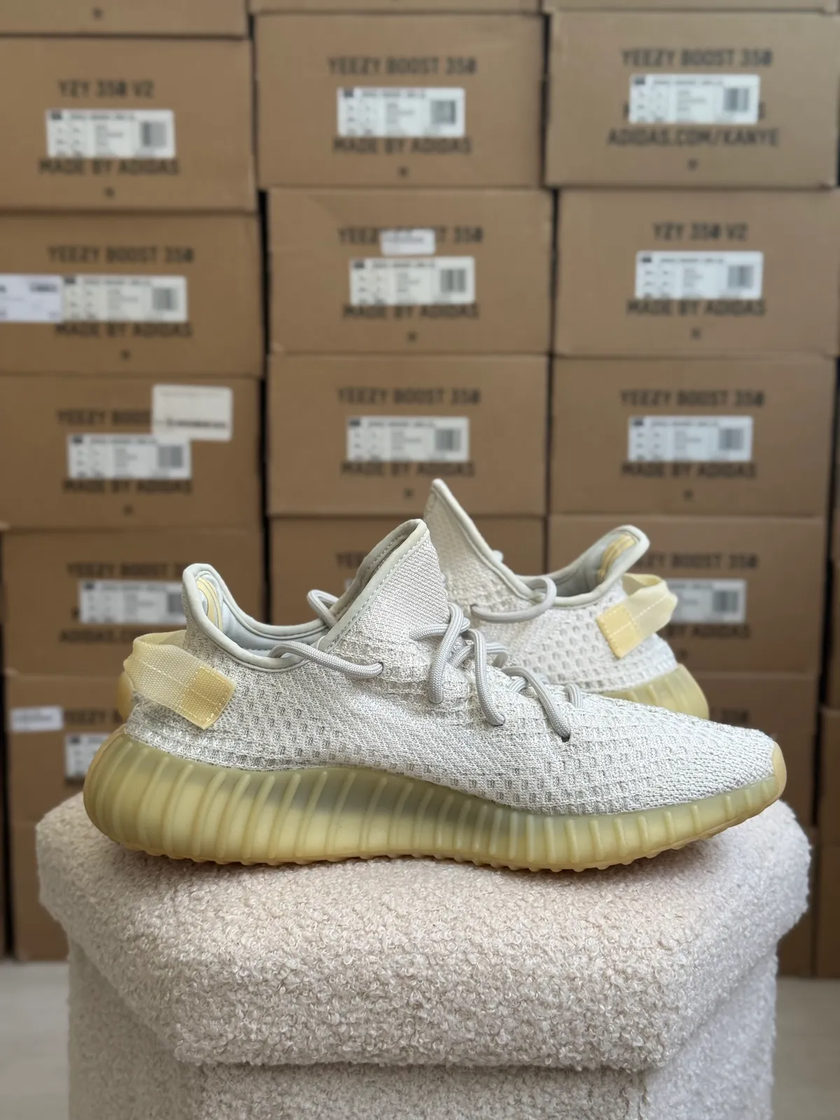 Yeezy Boost 350 V2 Light — mărimea 43 1/3 — foto 2