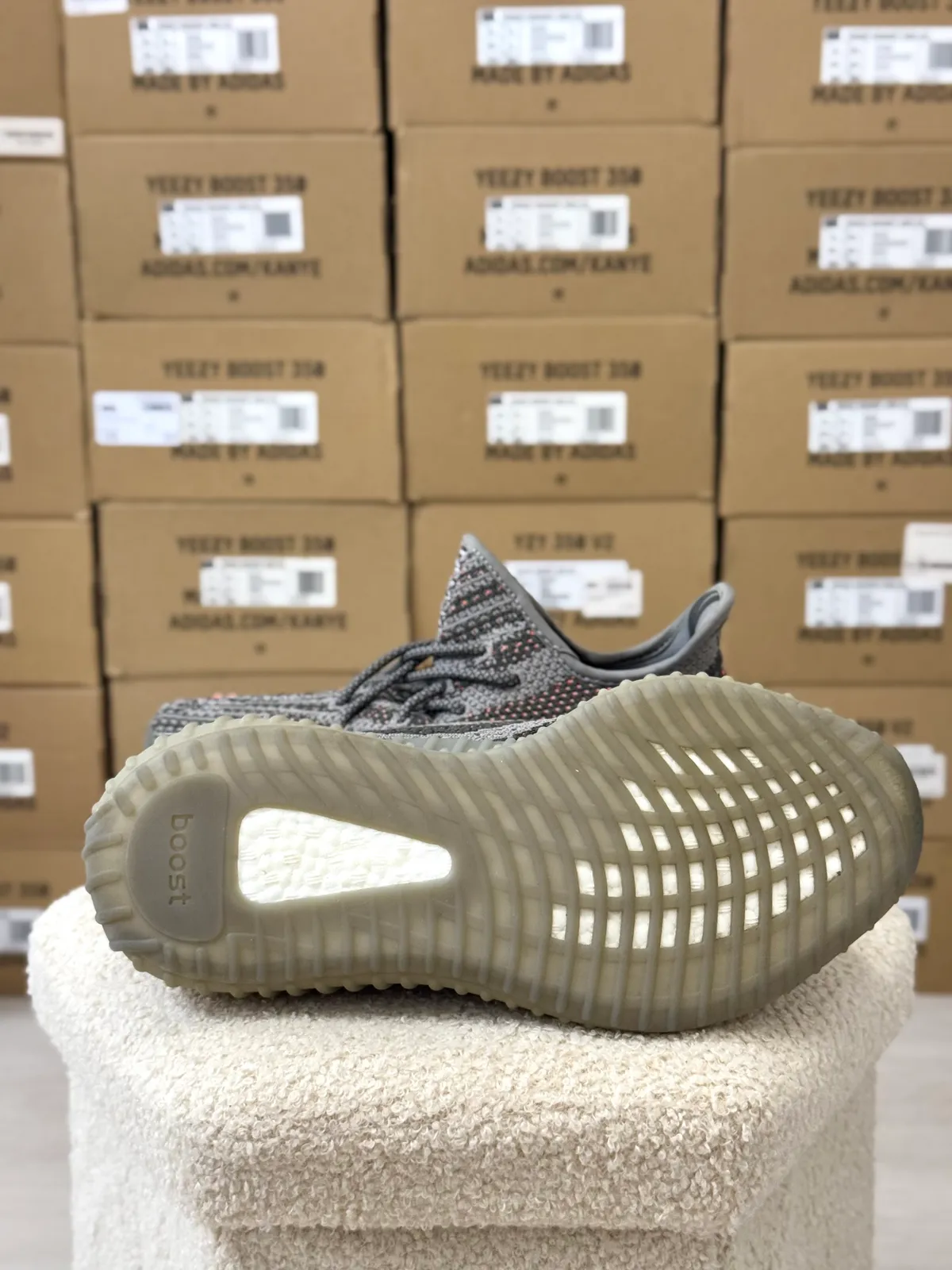 Yeezy Boost 350 V2 Beluga Reflective — mărimea 44 — foto 6