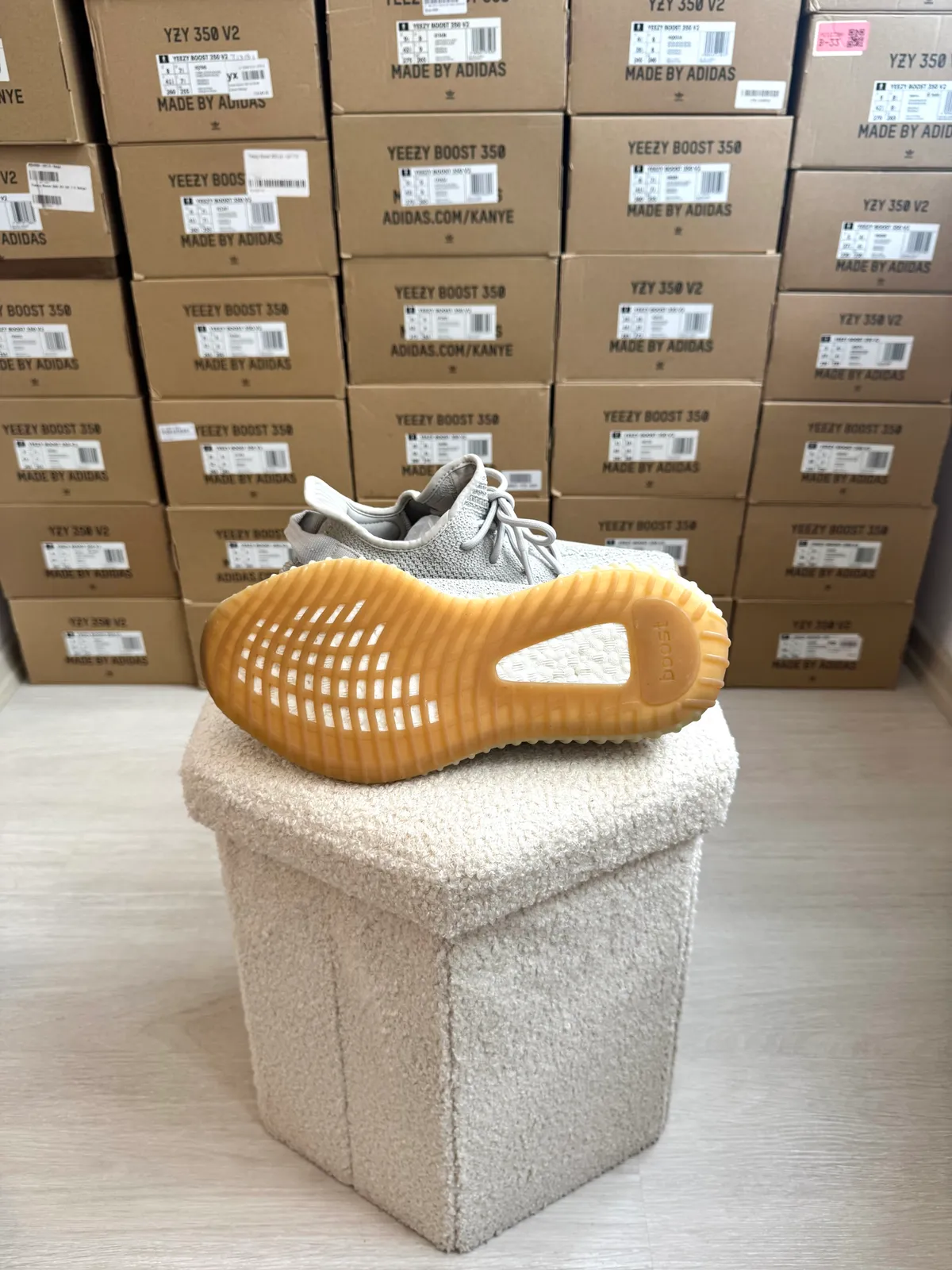 Yeezy Boost 350 V2 Sesame — mărimea 42 — foto 4
