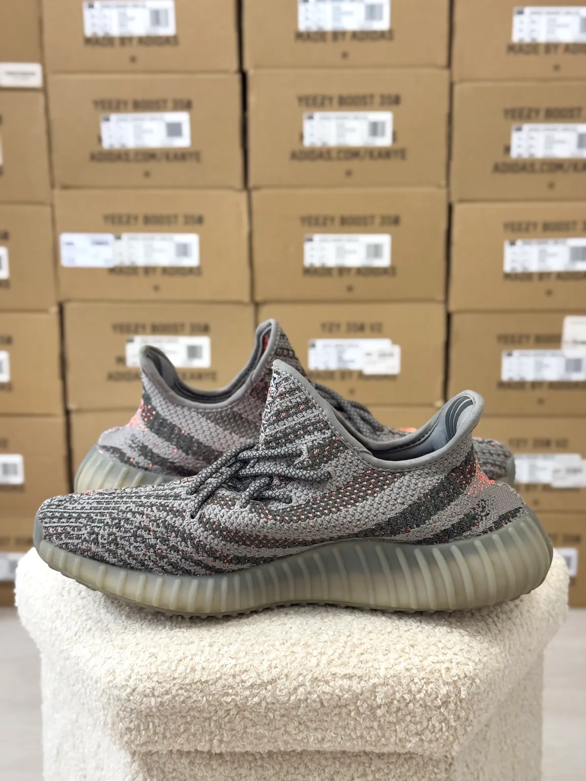 Yeezy Boost 350 V2 Beluga Reflective — mărimea 44 — foto 5