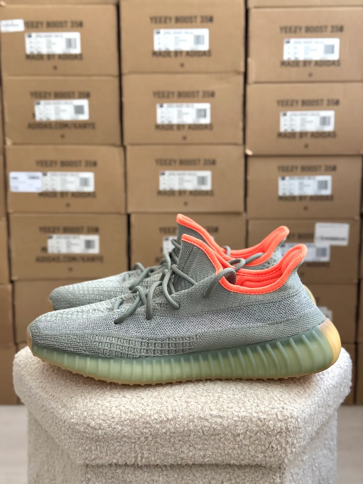 Yeezy Boost 350 V2 Dessert Sage — mărimea 44 — foto 1