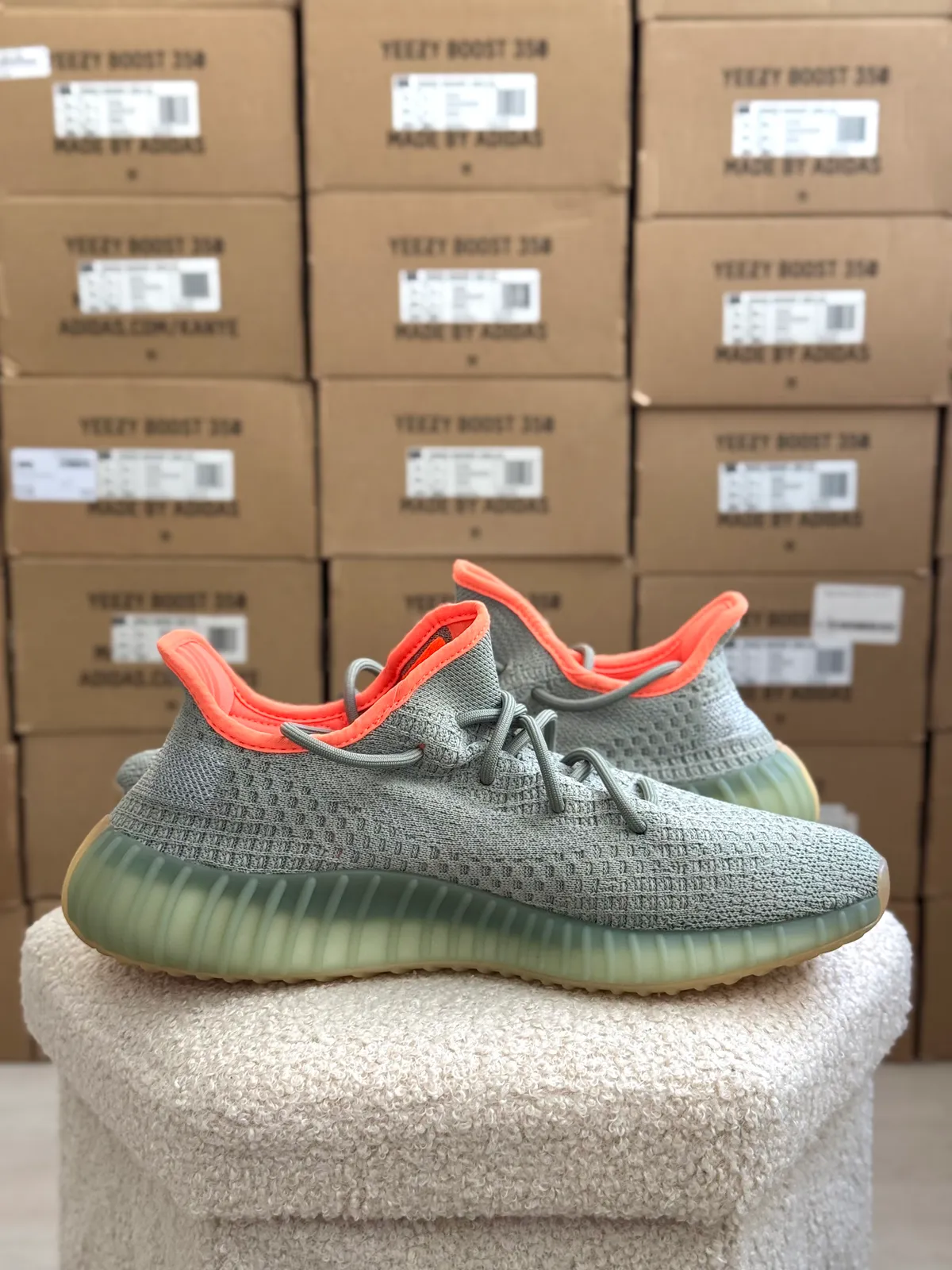 Yeezy Boost 350 V2 Dessert Sage — mărimea 44 — foto 2