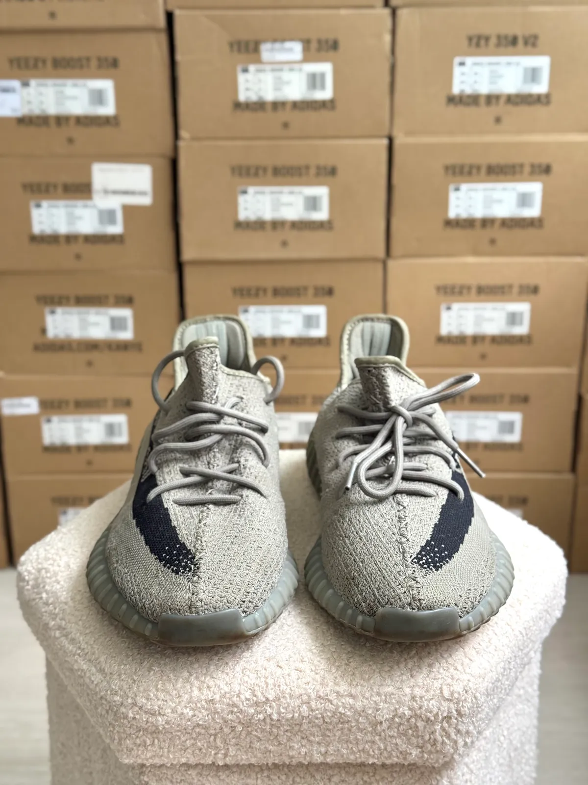 Yeezy Boost 350 V2 Granite — mărimea 45 1/3 — foto 3