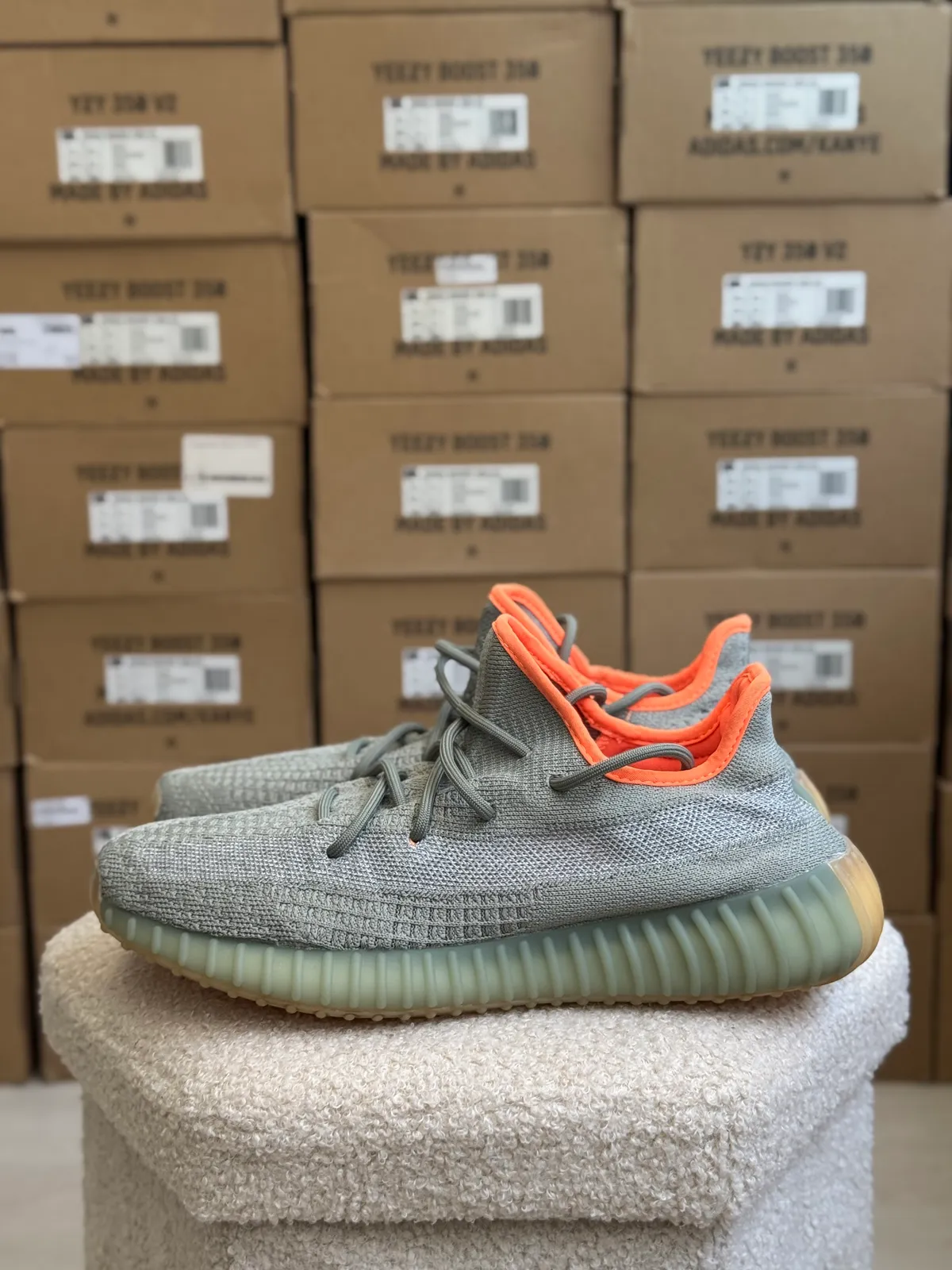 Yeezy Boost 350 V2 Dessert Sage — mărimea 44 — foto 1