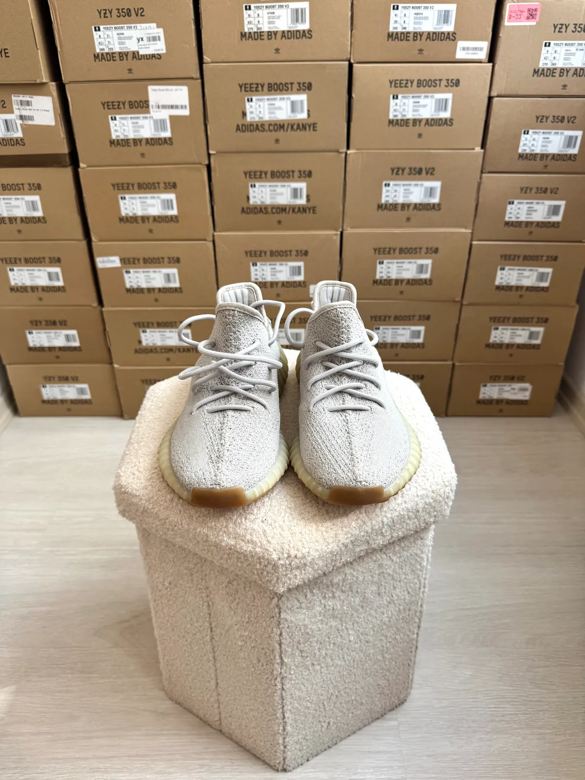Yeezy Boost 350 V2 Sesame — mărimea 42 — foto 2
