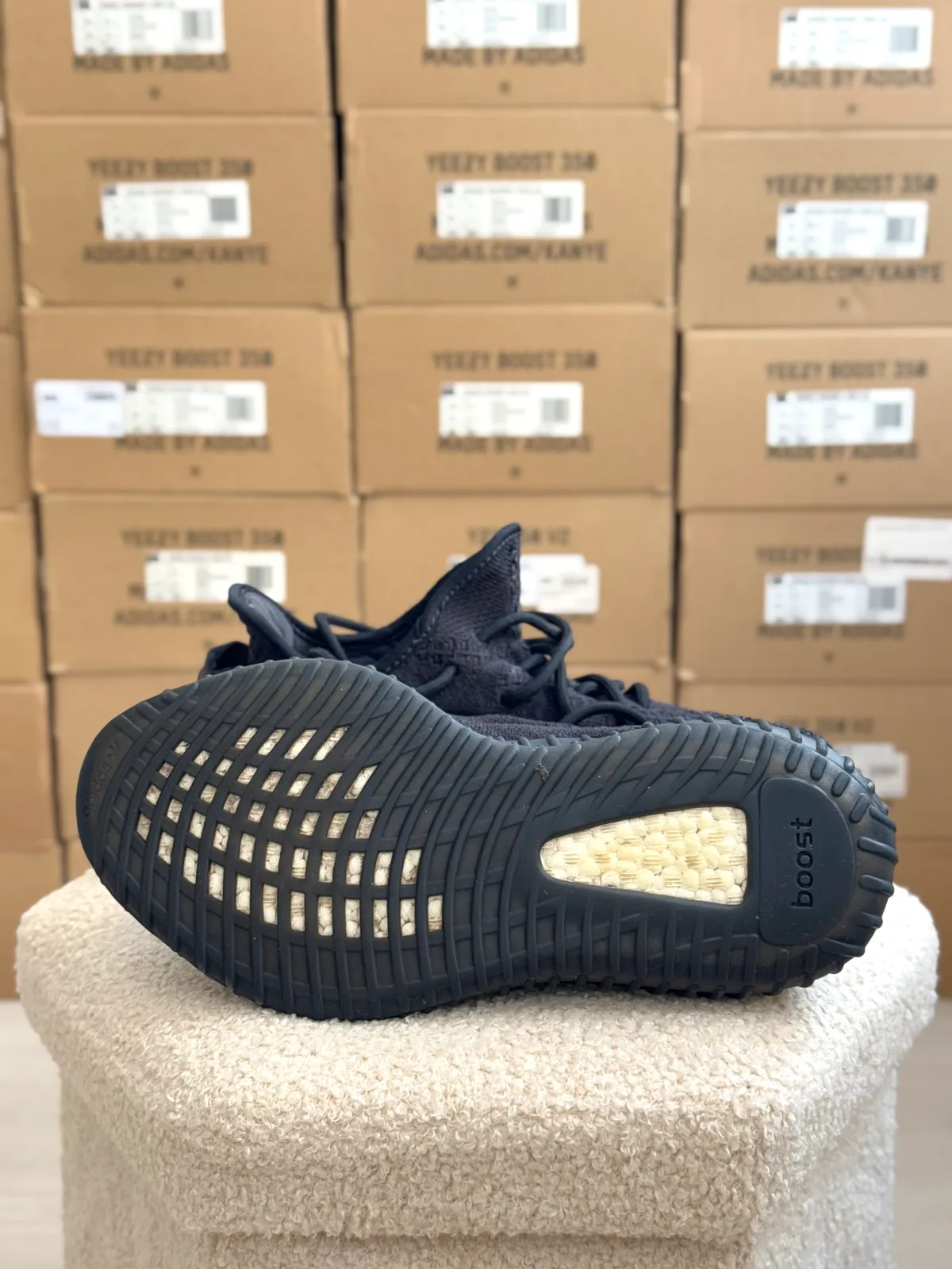 Yeezy Boost 350 V2 Onyx — mărimea 41 1/3 — foto 7