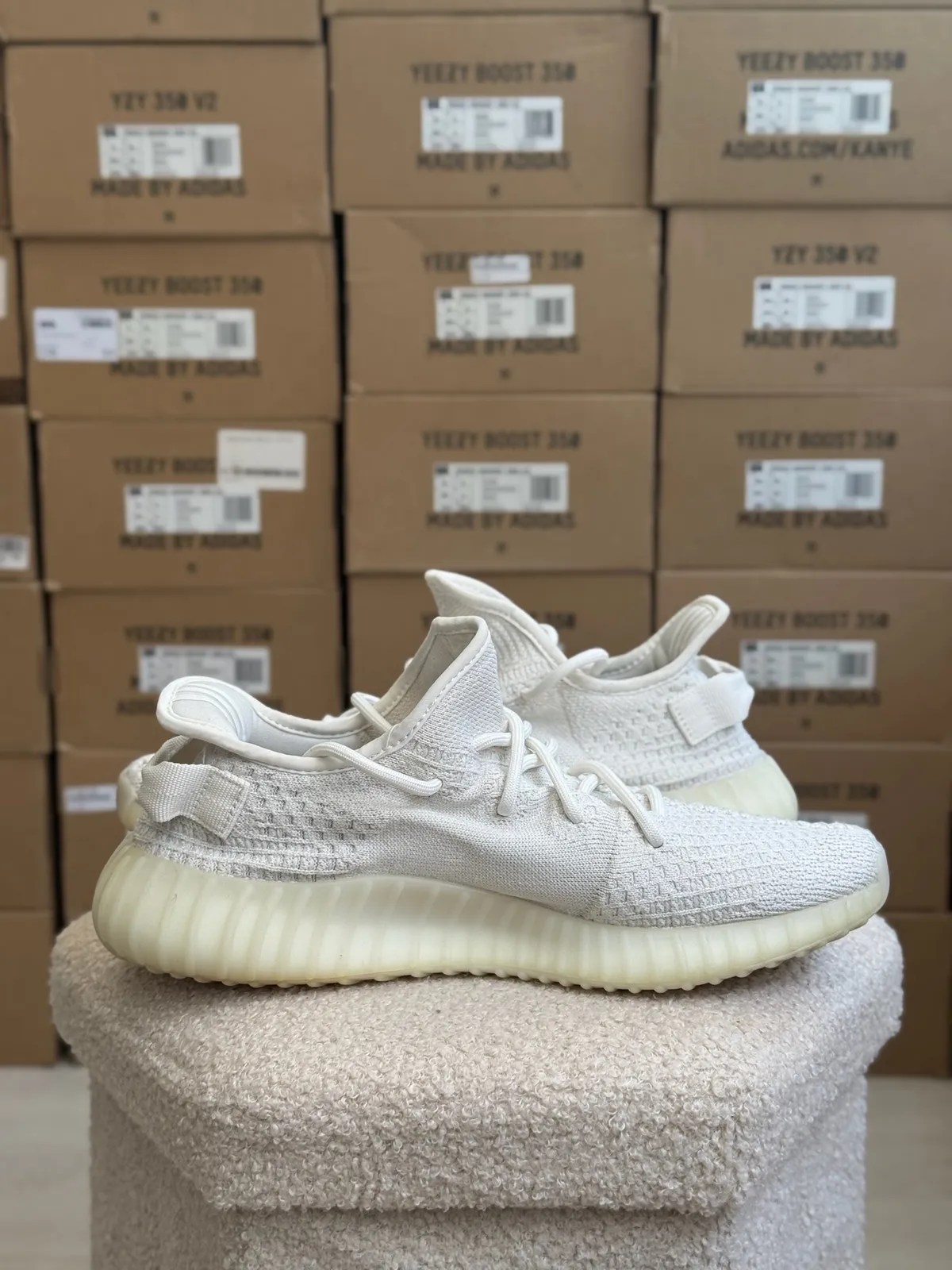 Yeezy Boost 350 V2 Bone — mărimea 45 1/3 — foto 2