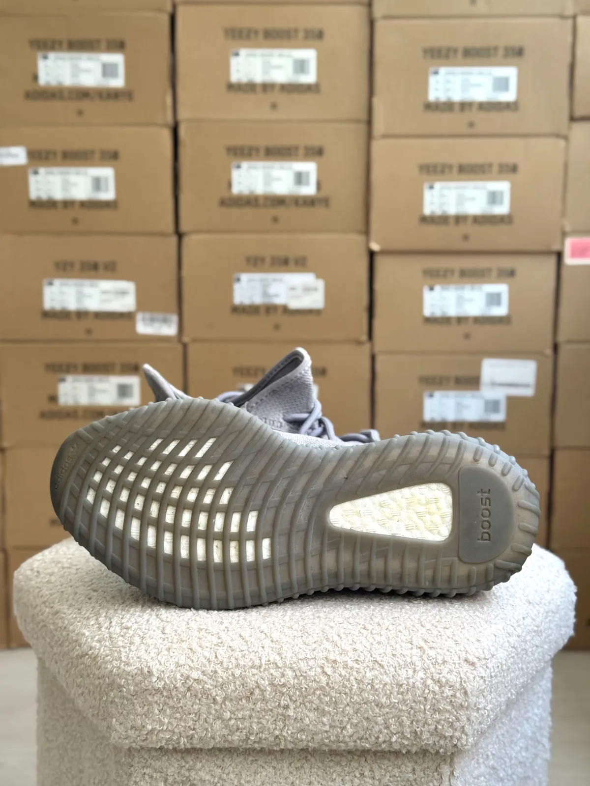 Yeezy Boost 350 V2 Steel Grey — mărimea 41 1/3 — foto 6