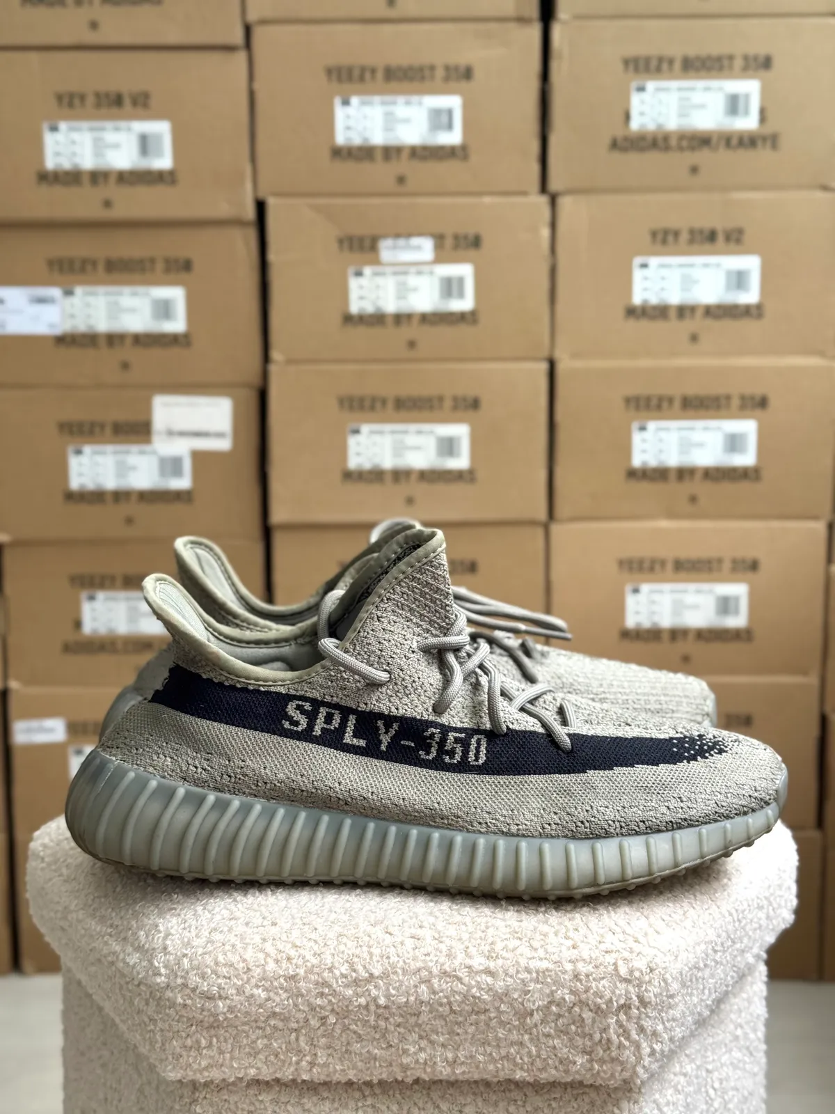 Yeezy Boost 350 V2 Granite — mărimea 45 1/3 — foto 4
