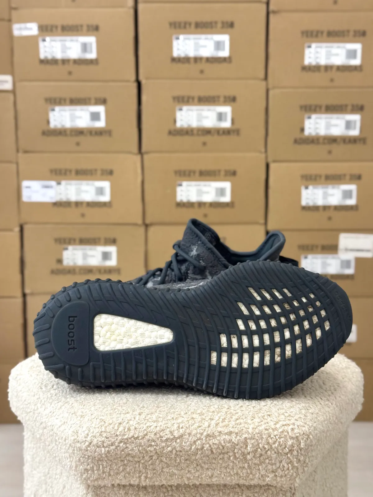 Yeezy Boost 350 V2 Dark Salt — mărimea 42 2/3 — foto 6