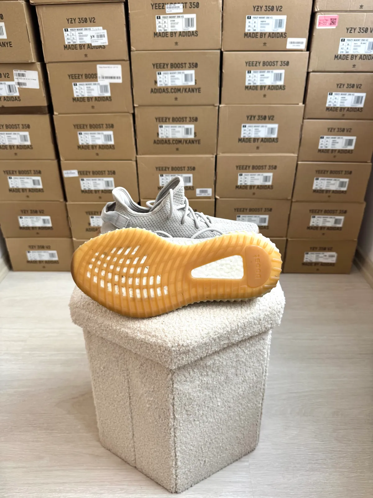 Yeezy Boost 350 V2 Sesame — mărimea 42 — foto 4