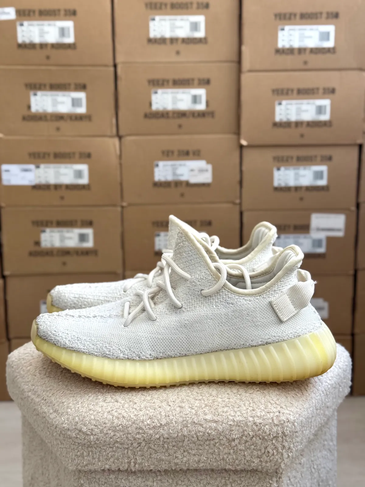 Yeezy Boost 350 V2 Cream / Triple White — mărimea 42 — foto 1
