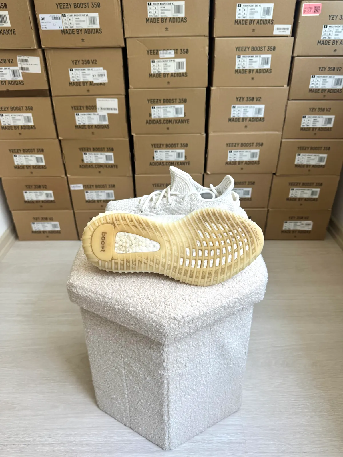 Yeezy Boost 350 V2 Bone — mărimea 39 1/3 — foto 5